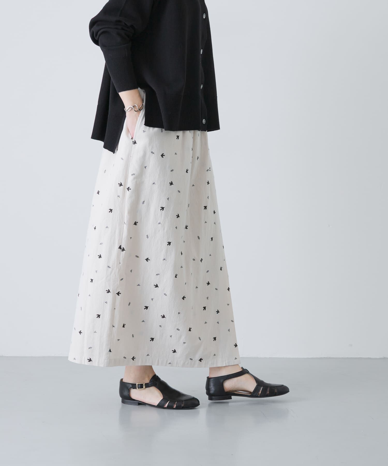 かぐれ「ツバメ刺繍ラップスカート」|スカート|