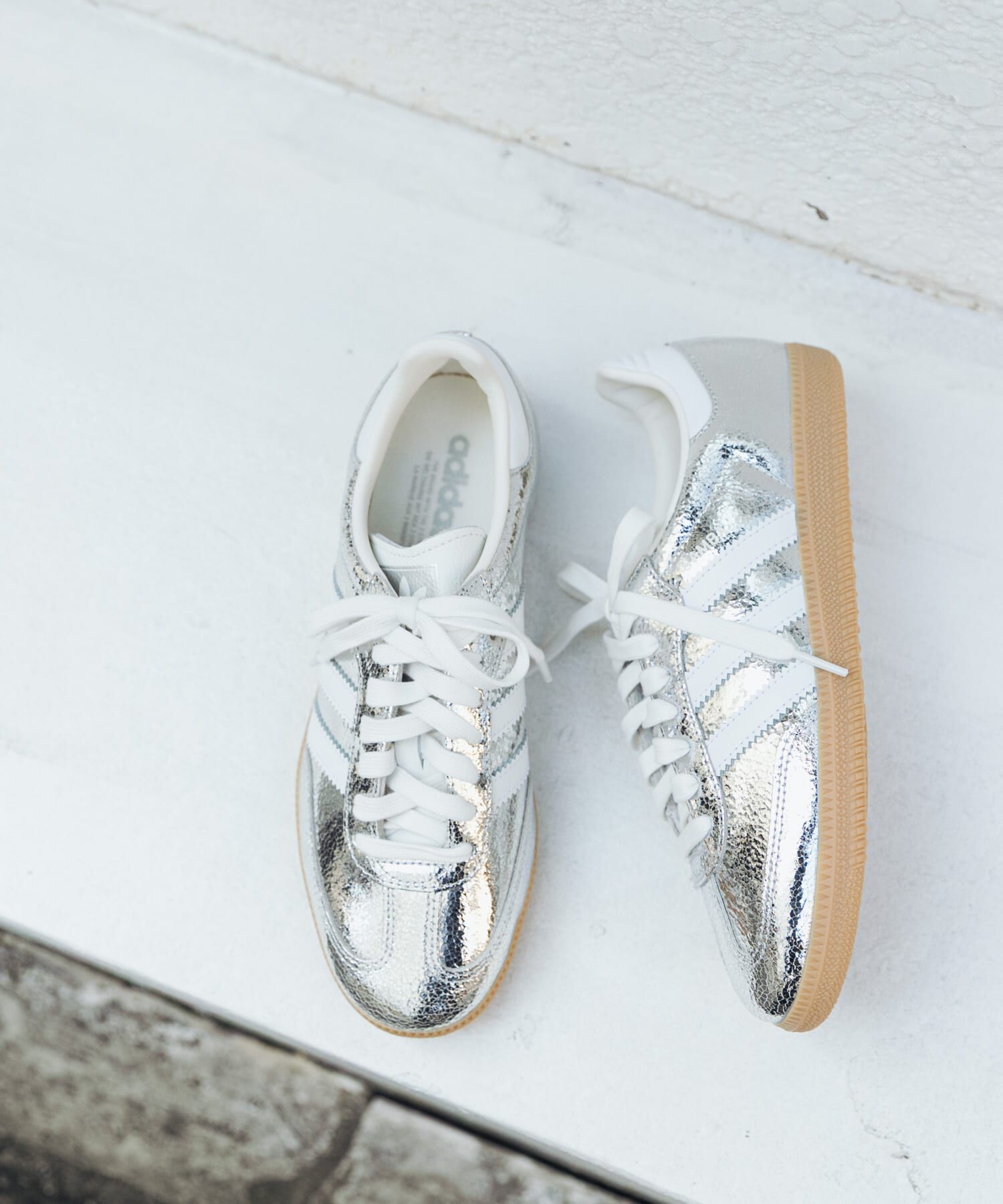 URBAN RESEARCH DOORS「adidas　SAMBA OG W」|スニーカー|シルバー