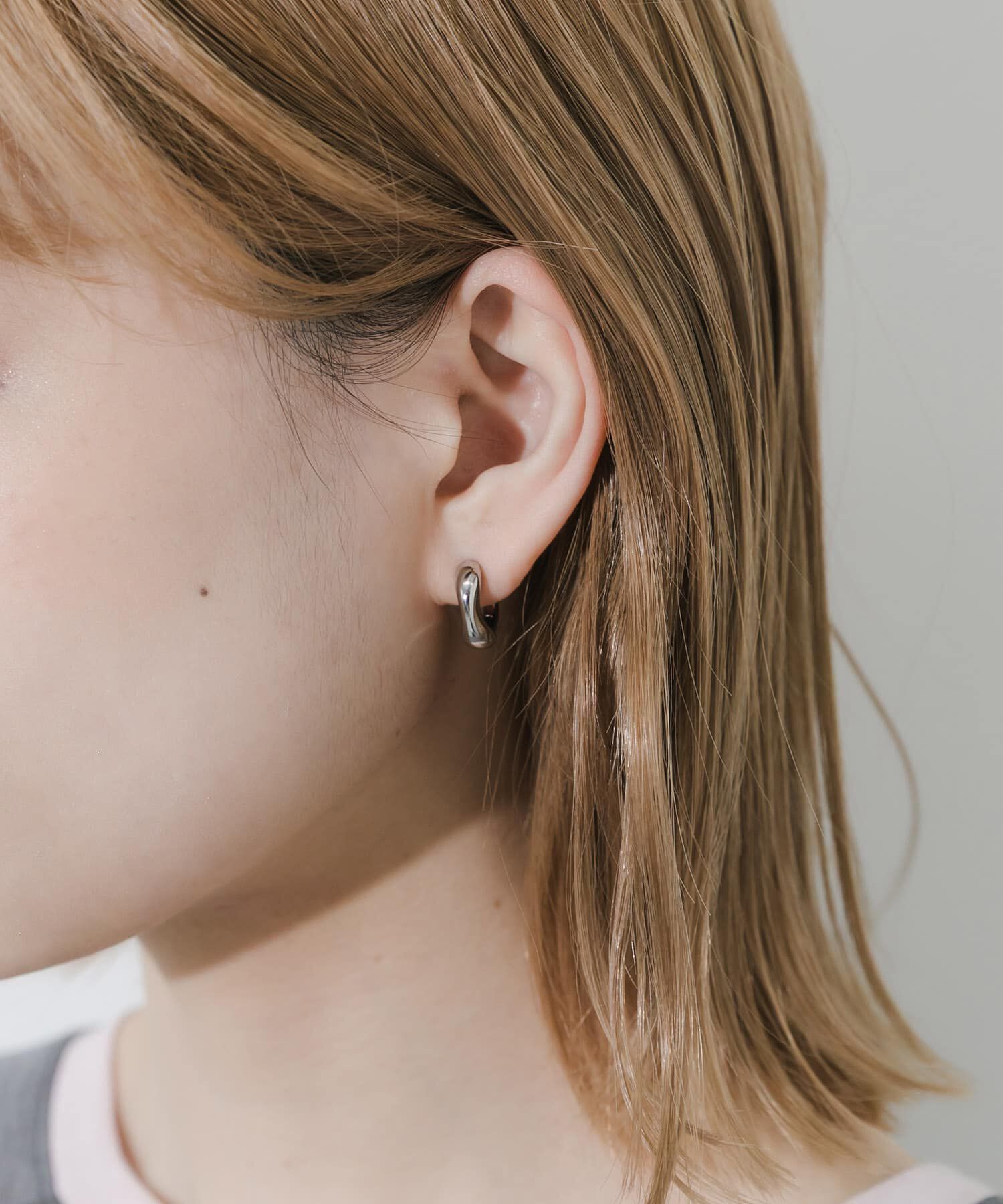 SMELLY「ニュアンスメタルワンタッチフープイヤリング」|イヤリング|