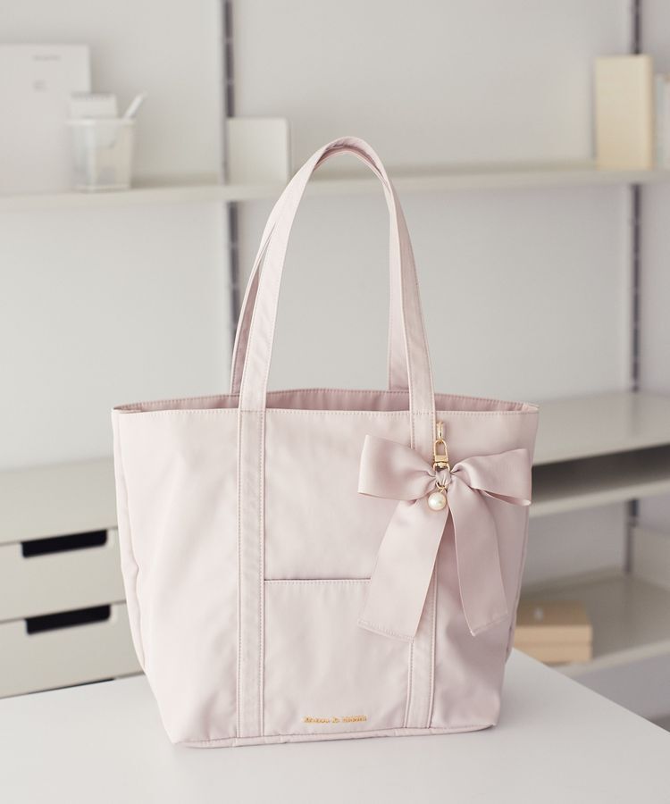 Maison de FLEUR「リボンチャーム付きマルチポケットトートバッグ」|トートバッグ|グレイッシュピンク