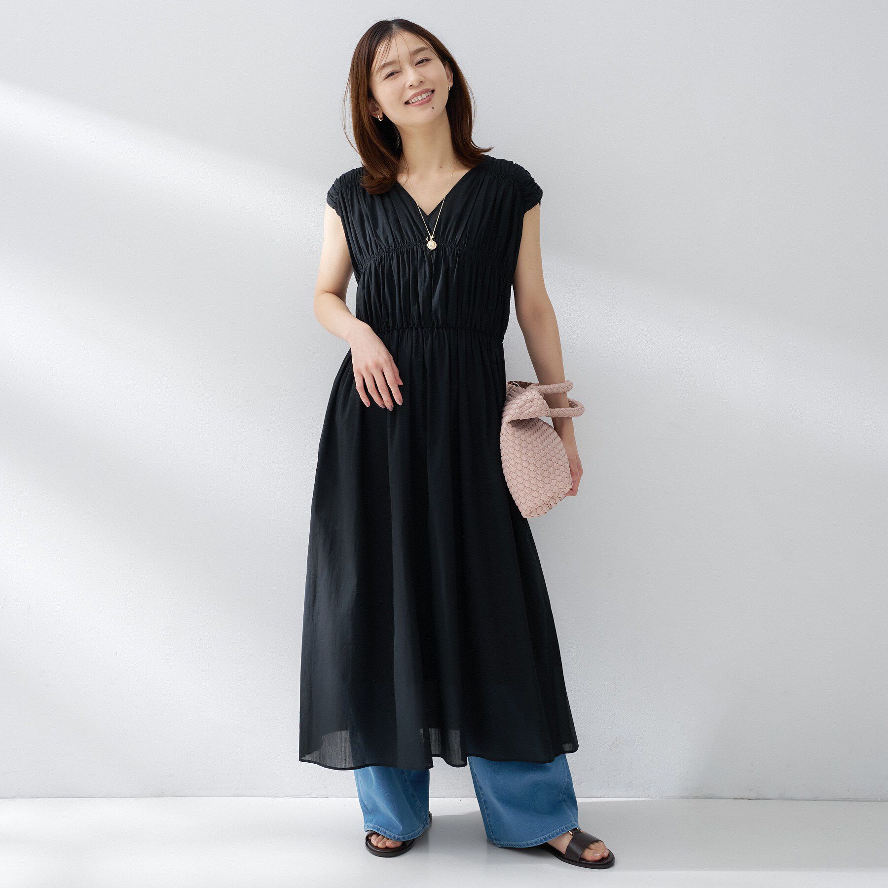 UNTITLED「シャーリングロングワンピース」|ワンピース|