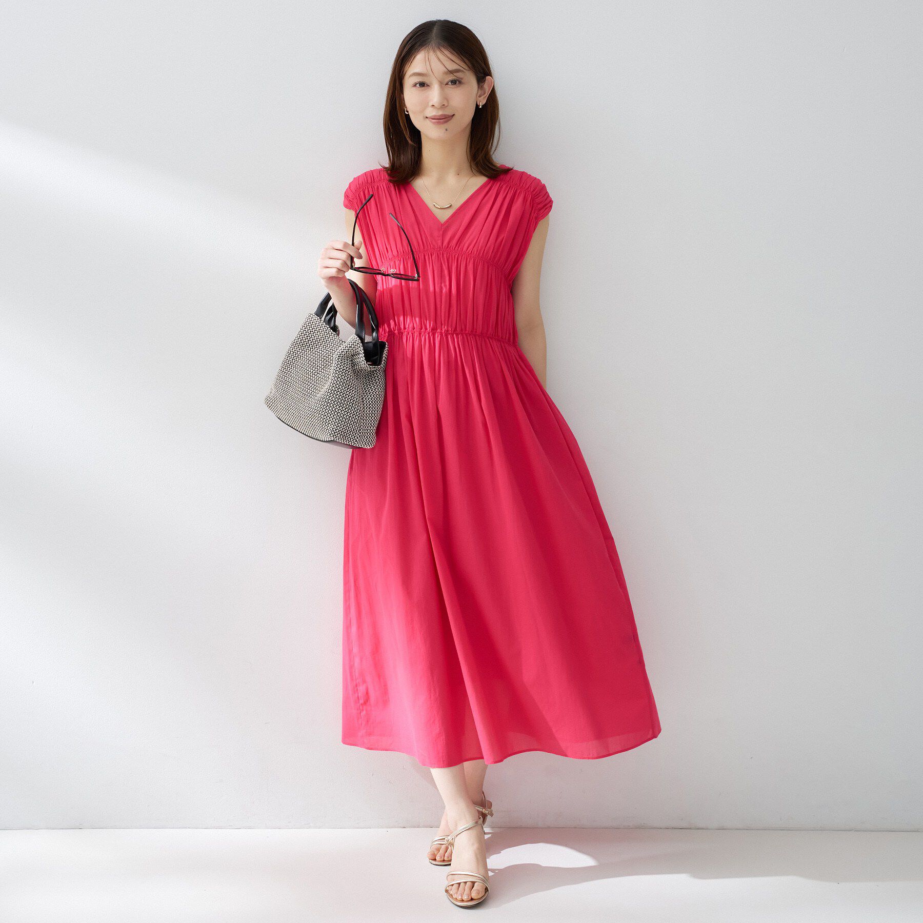 UNTITLED「シャーリングロングワンピース」|ワンピース|