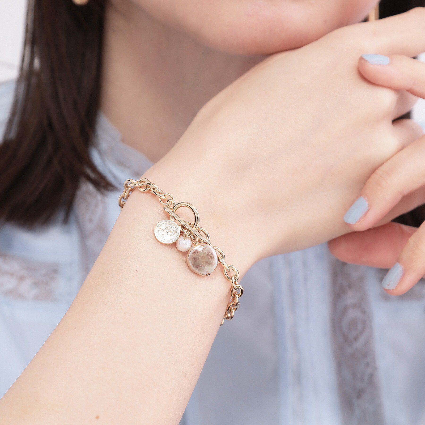 OPAQUE.CLIP「フェイクパール付きチェーンブレスレット」|ブレスレット・バングル|