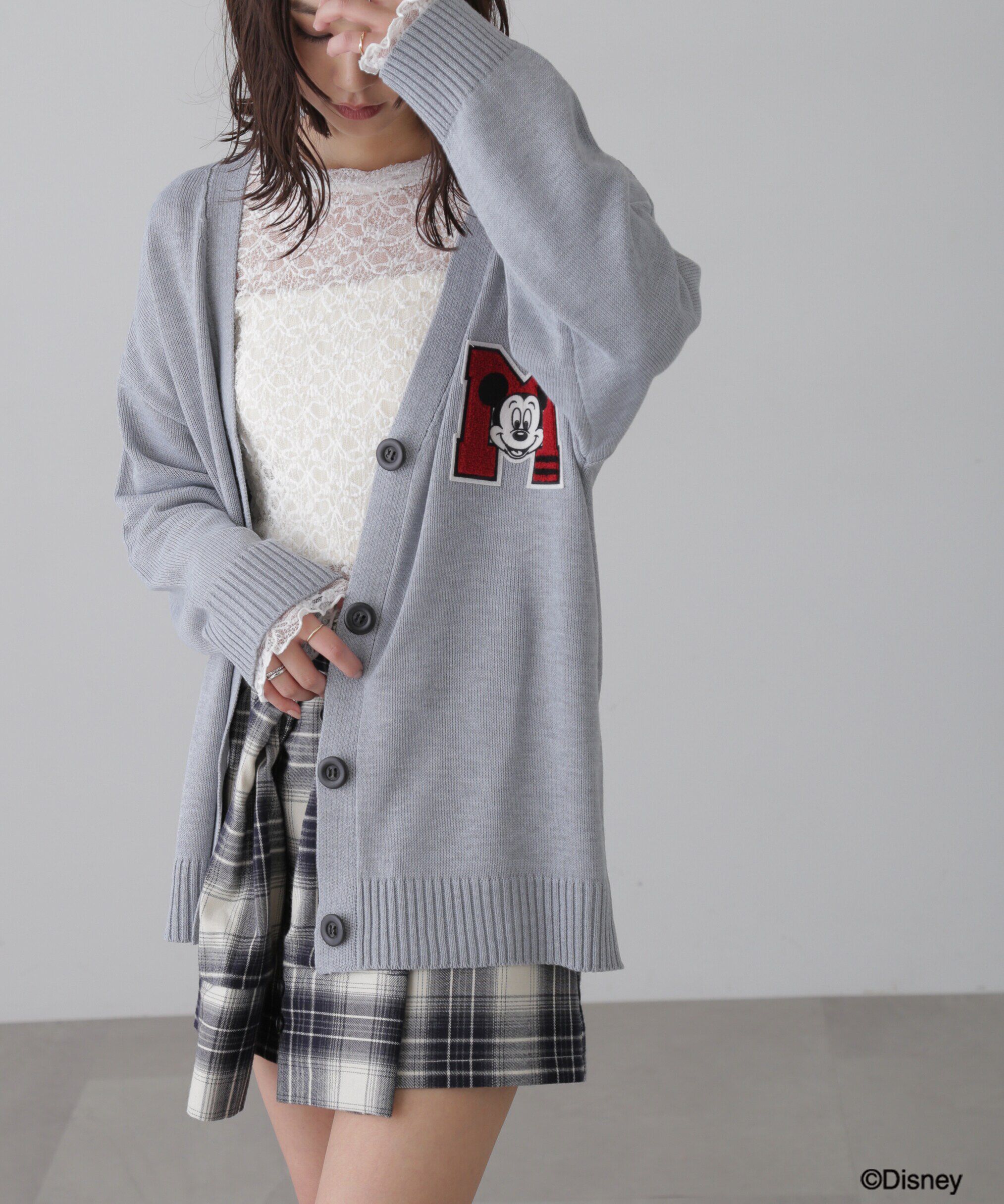  「〈ディズニーコレクション〉サガラワッペンニットカーディガン」|ニット・セーター|
