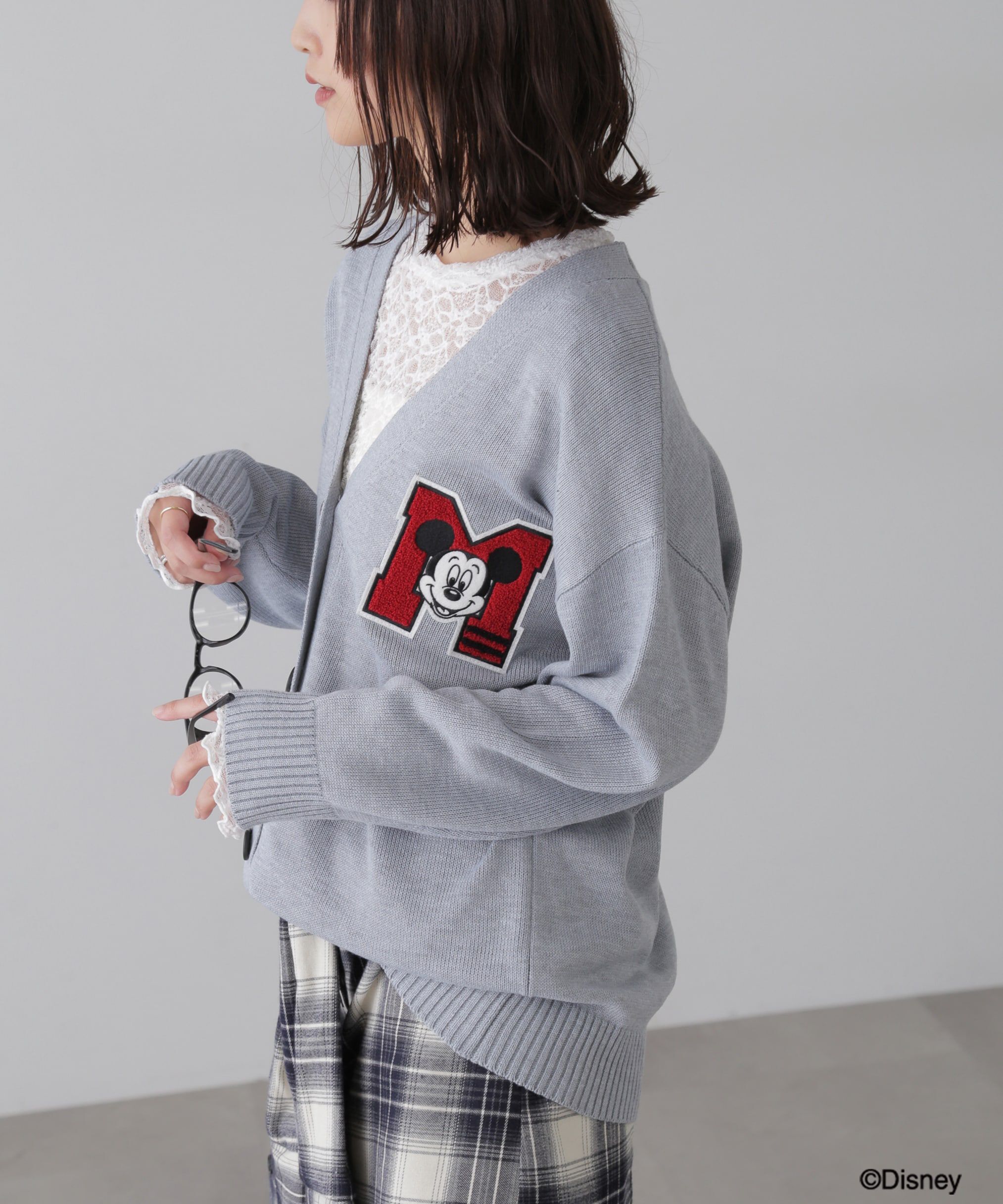  「〈ディズニーコレクション〉サガラワッペンニットカーディガン」|ニット・セーター|