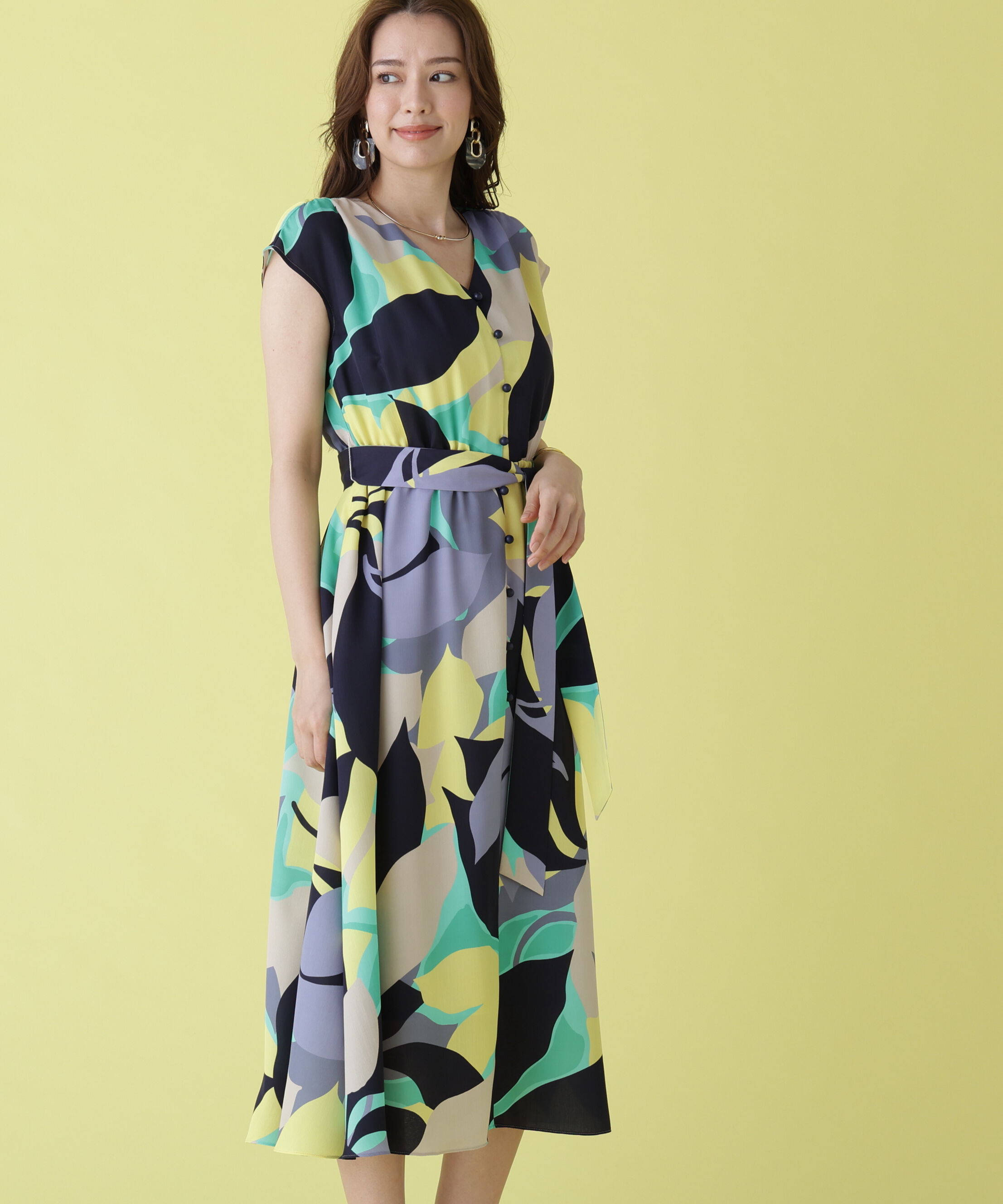  「シェードリーフプリントギャザーワンピース」|ワンピース|