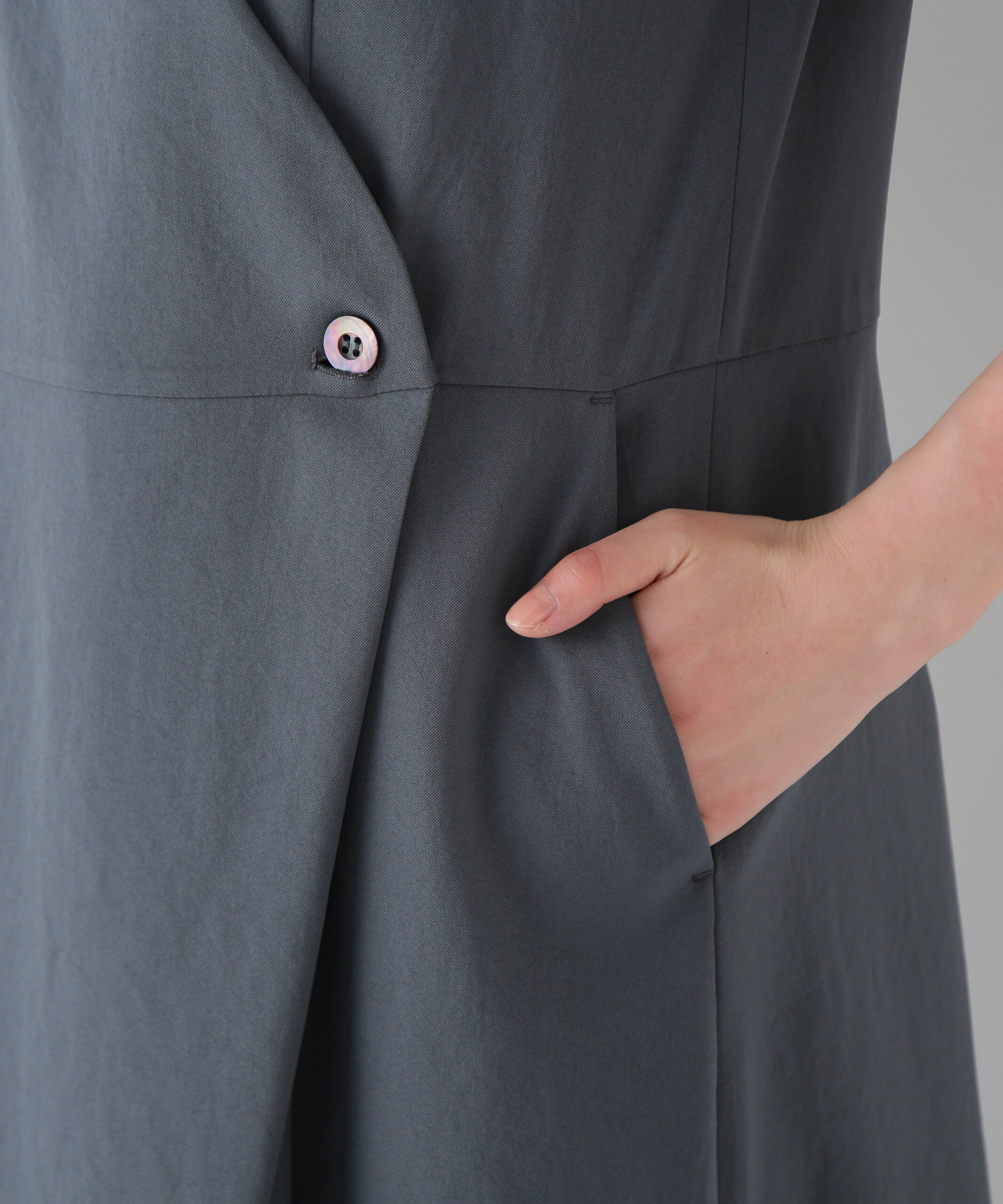  「◆Ｔ／ＴＡツイルラップ風ノースリーブワンピース」|ワンピース|