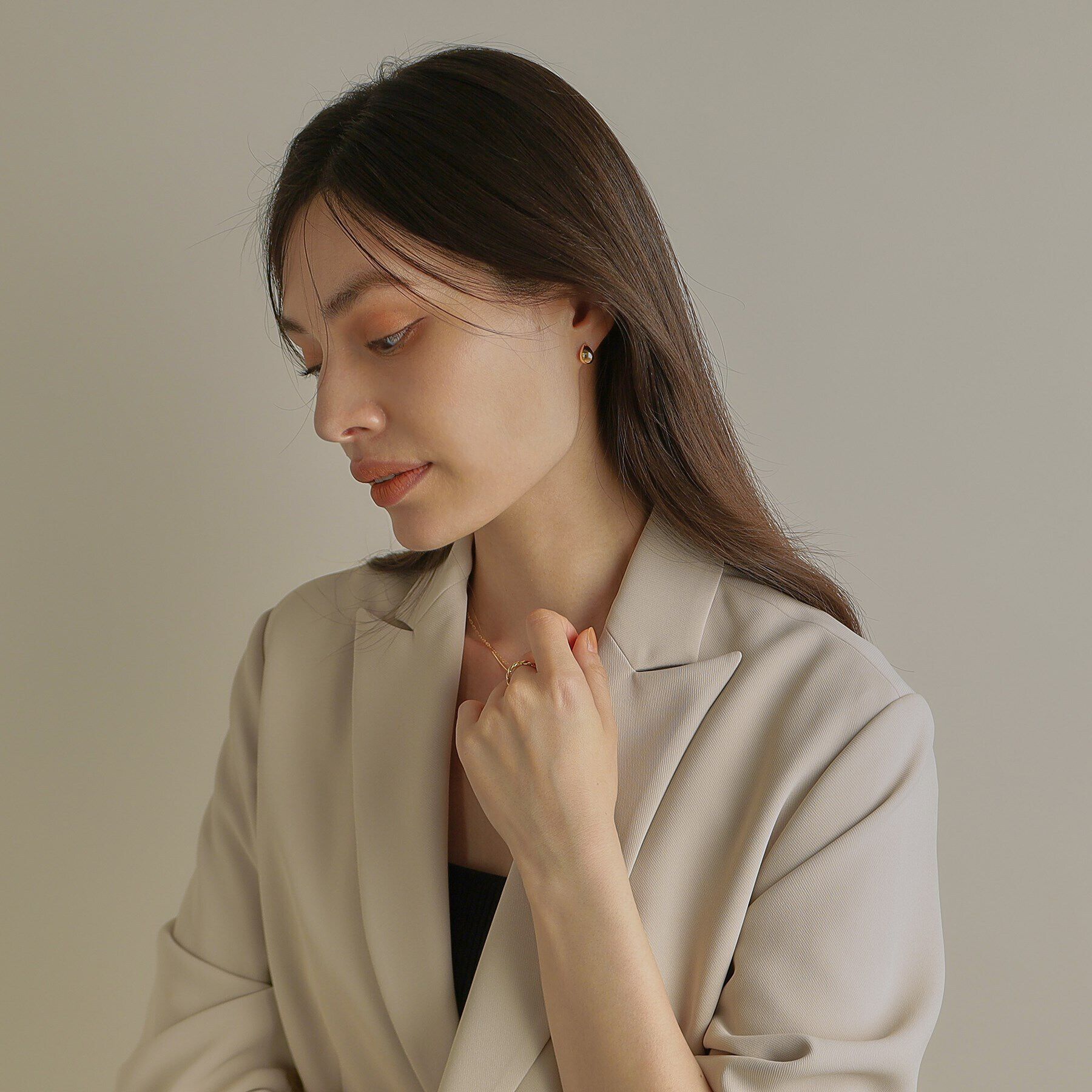 COCOSHNIK「K18ペアシェイプフープ ワンタッチピアス」|ピアス|