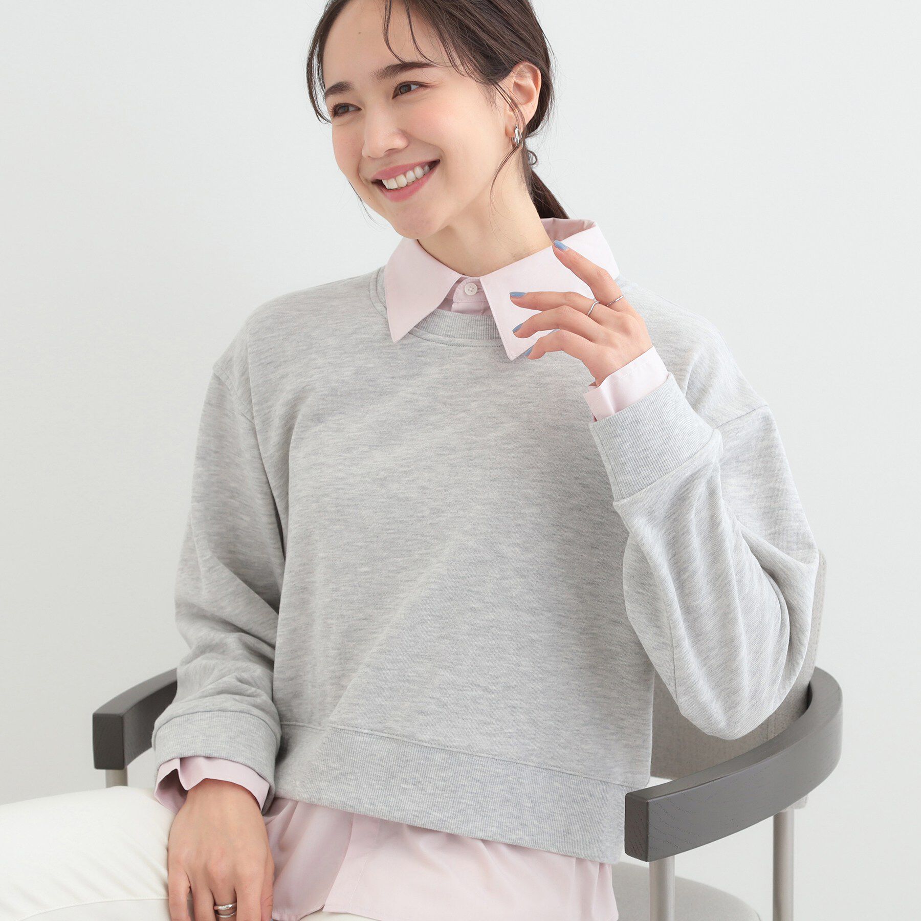 SHOO･LA･RUE「【洗濯機可】1枚でサマ見え シャツレイヤード風 スウェット」|パーカー|ライトグレー(011