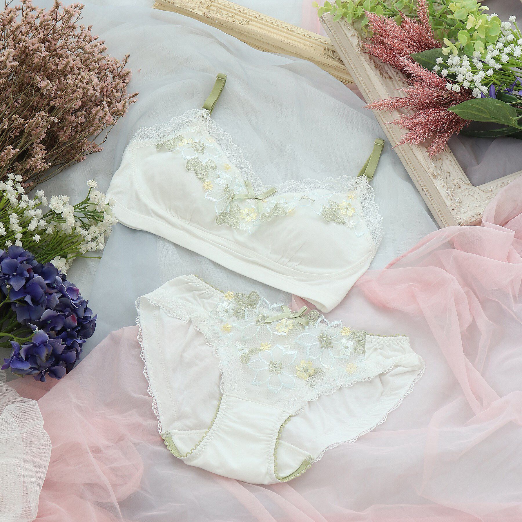 Risa Magli「カモミーユ おやすみブラ」|インナー|