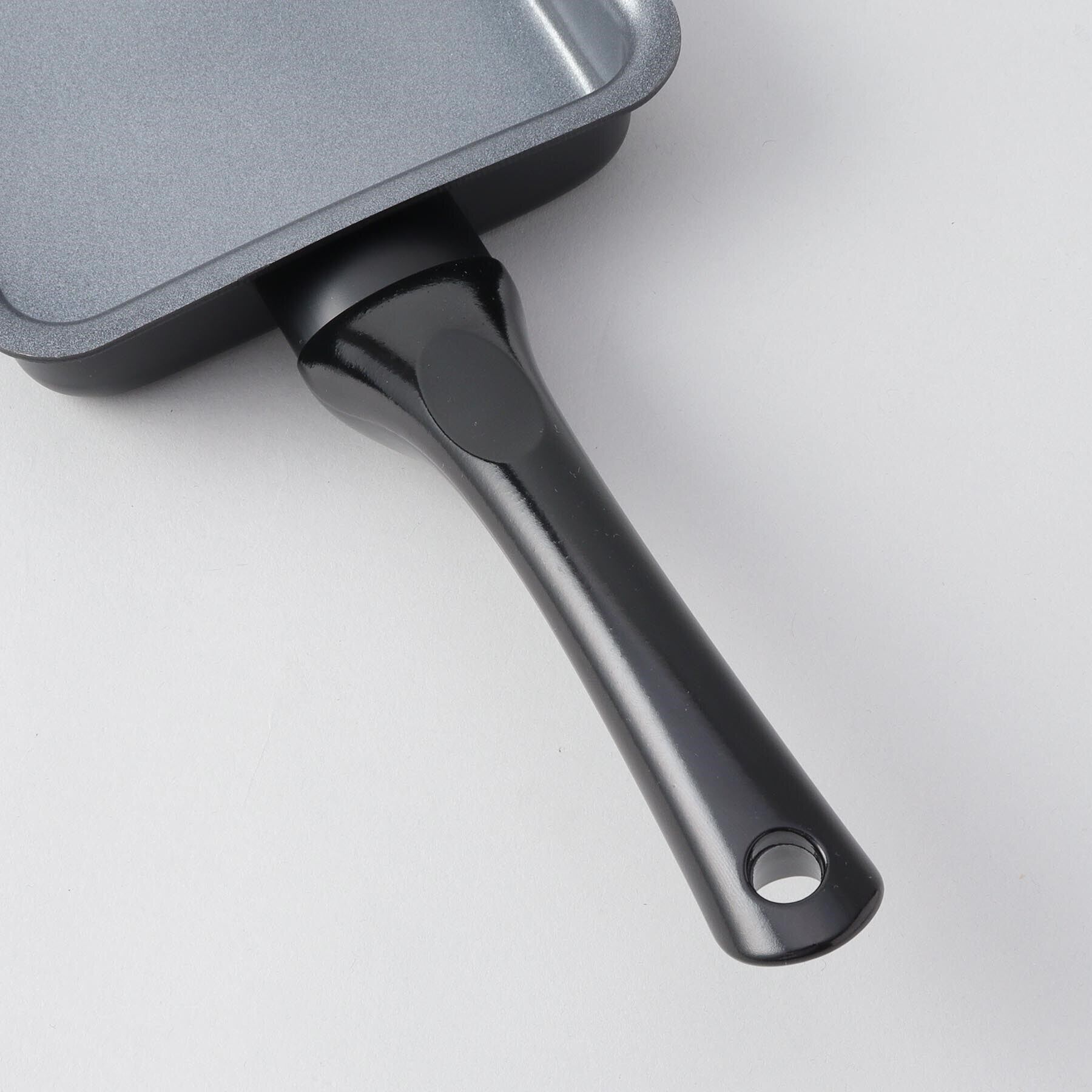 212 KITCHEN STORE「ちょい深スクエアパン＆シリコンカバー BK」|食器・キッチングッズ|