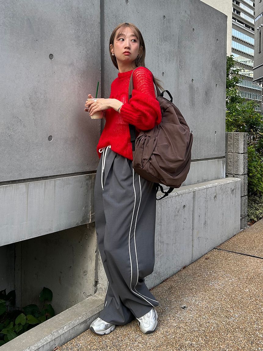 emmi atelier「【ONLINE限定カラー】eco 撥水ギャザーボディーバックパック」|リュック|