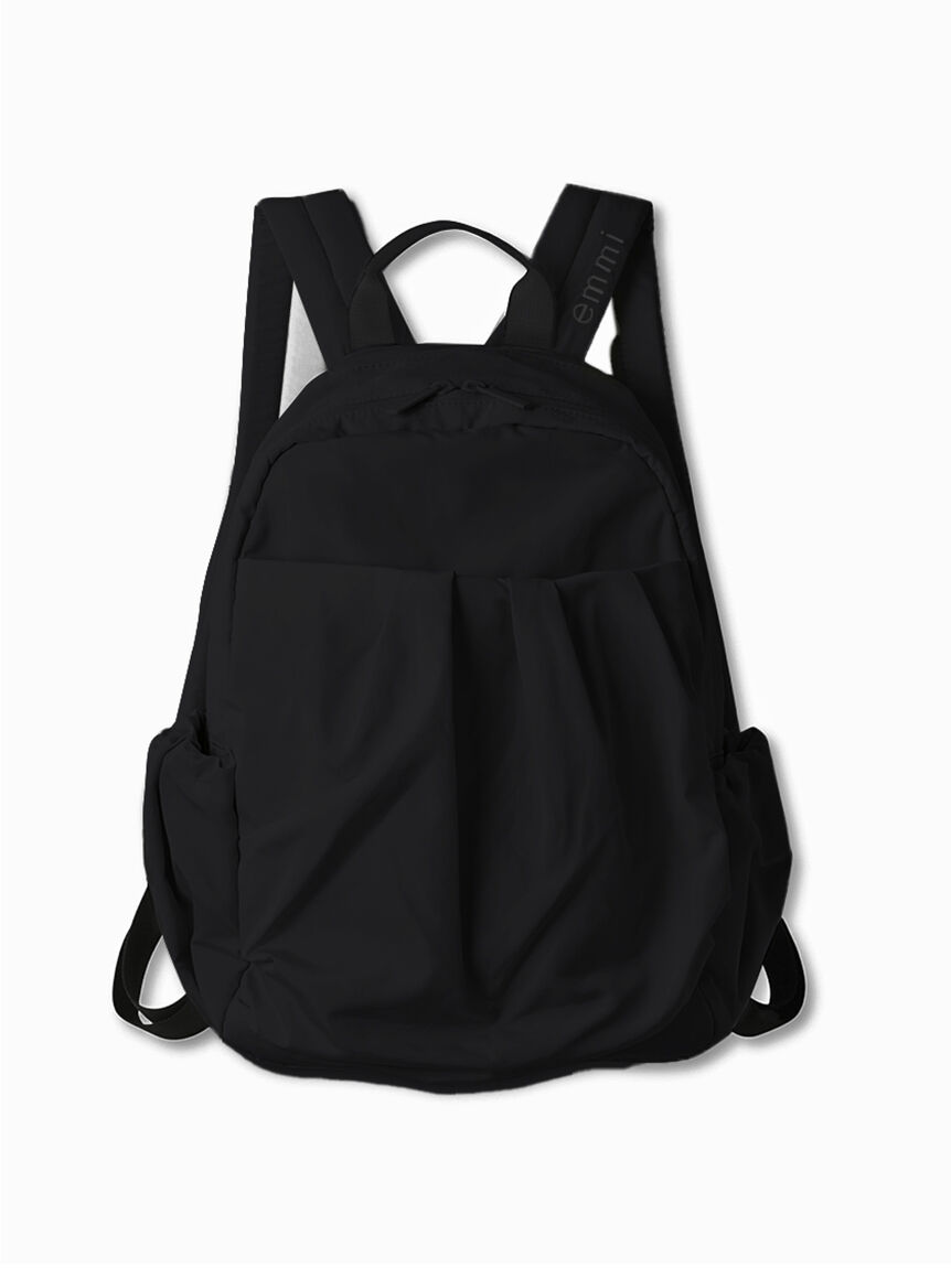 emmi atelier「【ONLINE限定カラー】eco 撥水ミニギャザーボディーバックパック」|リュック|BLK