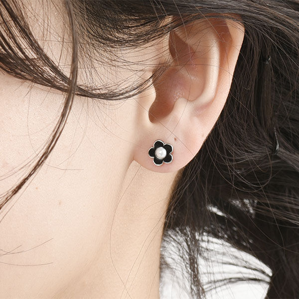 MARY QUANT「スモールエポデイジー ピアス」|ピアス|
