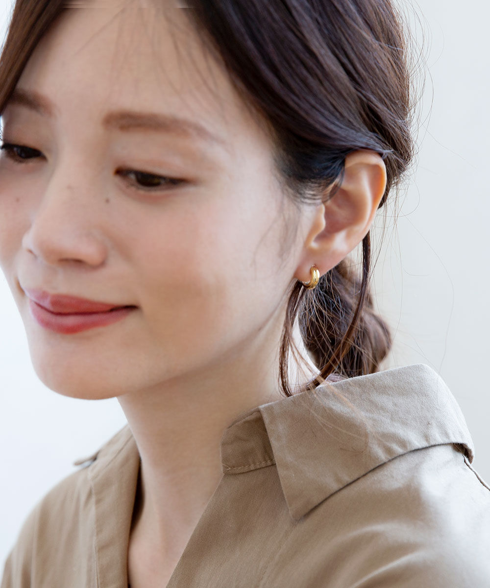 colleca la「miniループフィット・サイドラインフープイヤリング」|イヤリング|