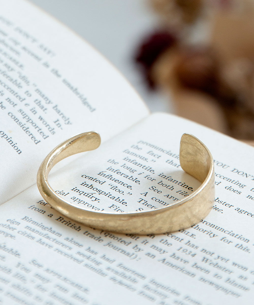 colleca la「アンティークテーパードバングル」|ブレスレット・バングル|ゴールド