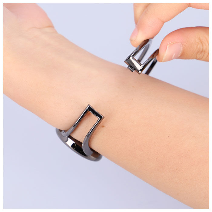 BACKYARD FAMILY「Plaisir プレジール 腕時計 レディース ハングル 通販 ニッケルフリー バングルウォッチ」|腕時計|