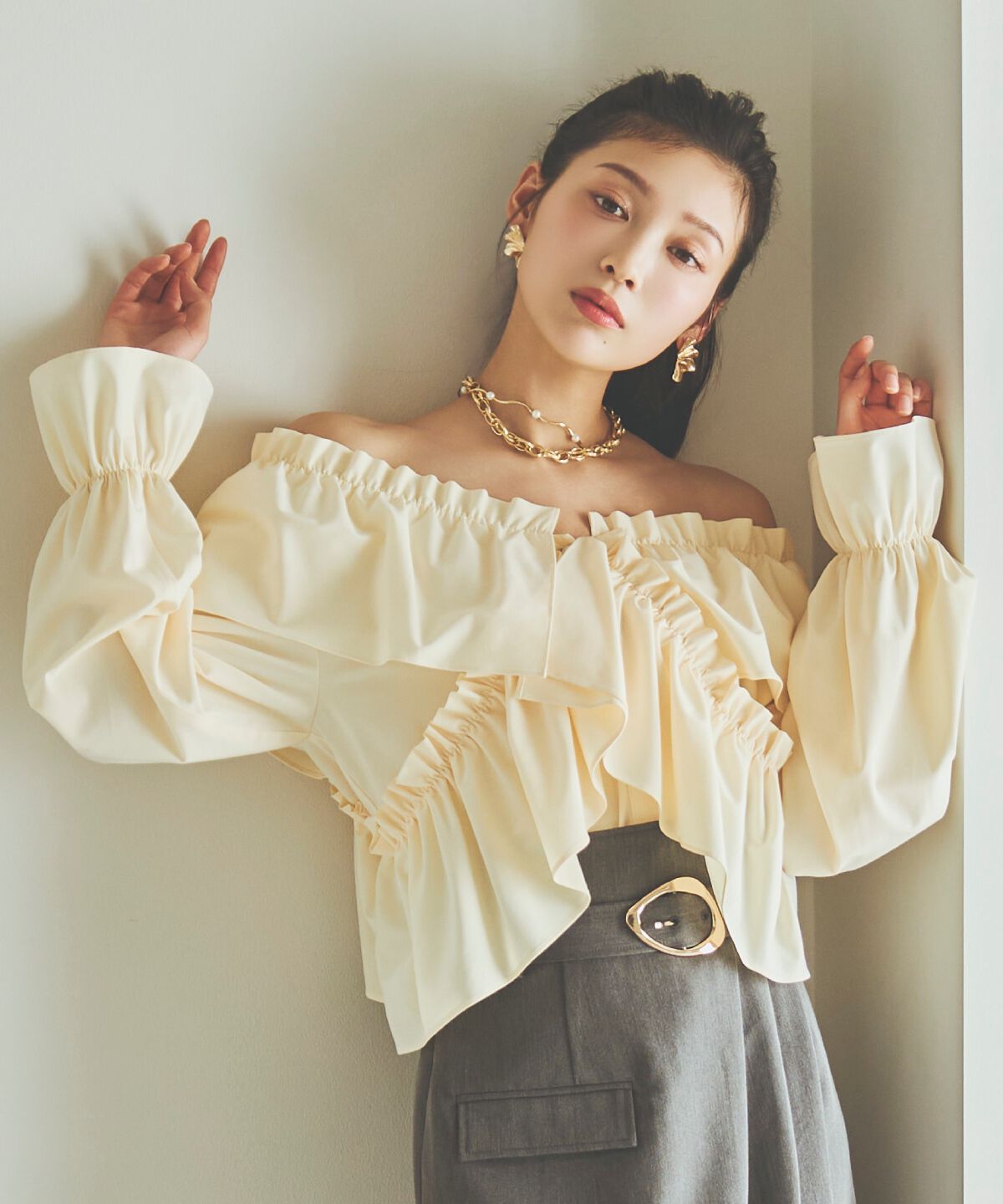 アンドクチュール「フリルクロスブラウス」|シャツ・ブラウス|イエロー