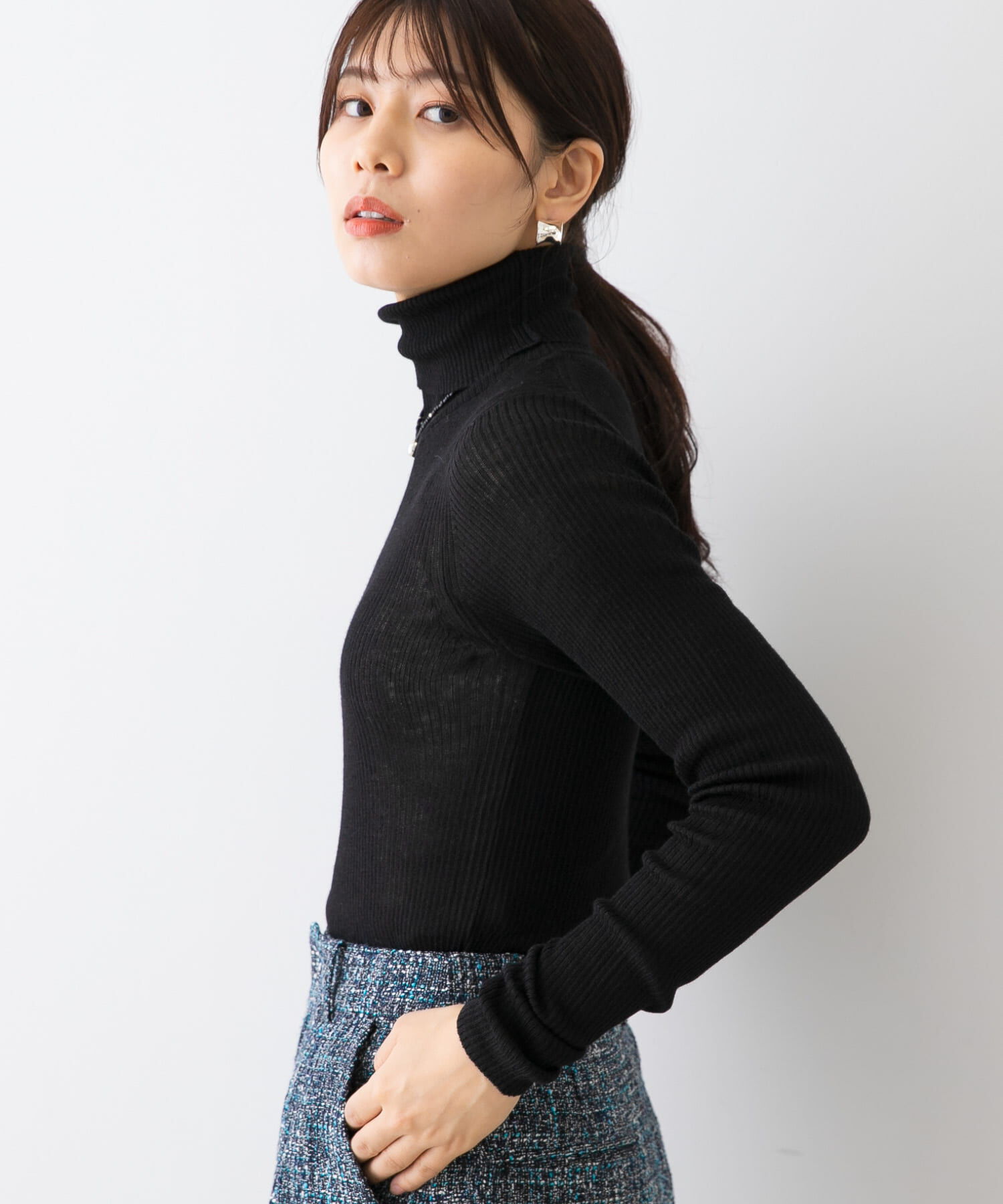 URBAN RESEARCH ROSSO「F by ROSSO　ウォッシャブルシアーリブタートルニット」|ニット・セーター|ブラック