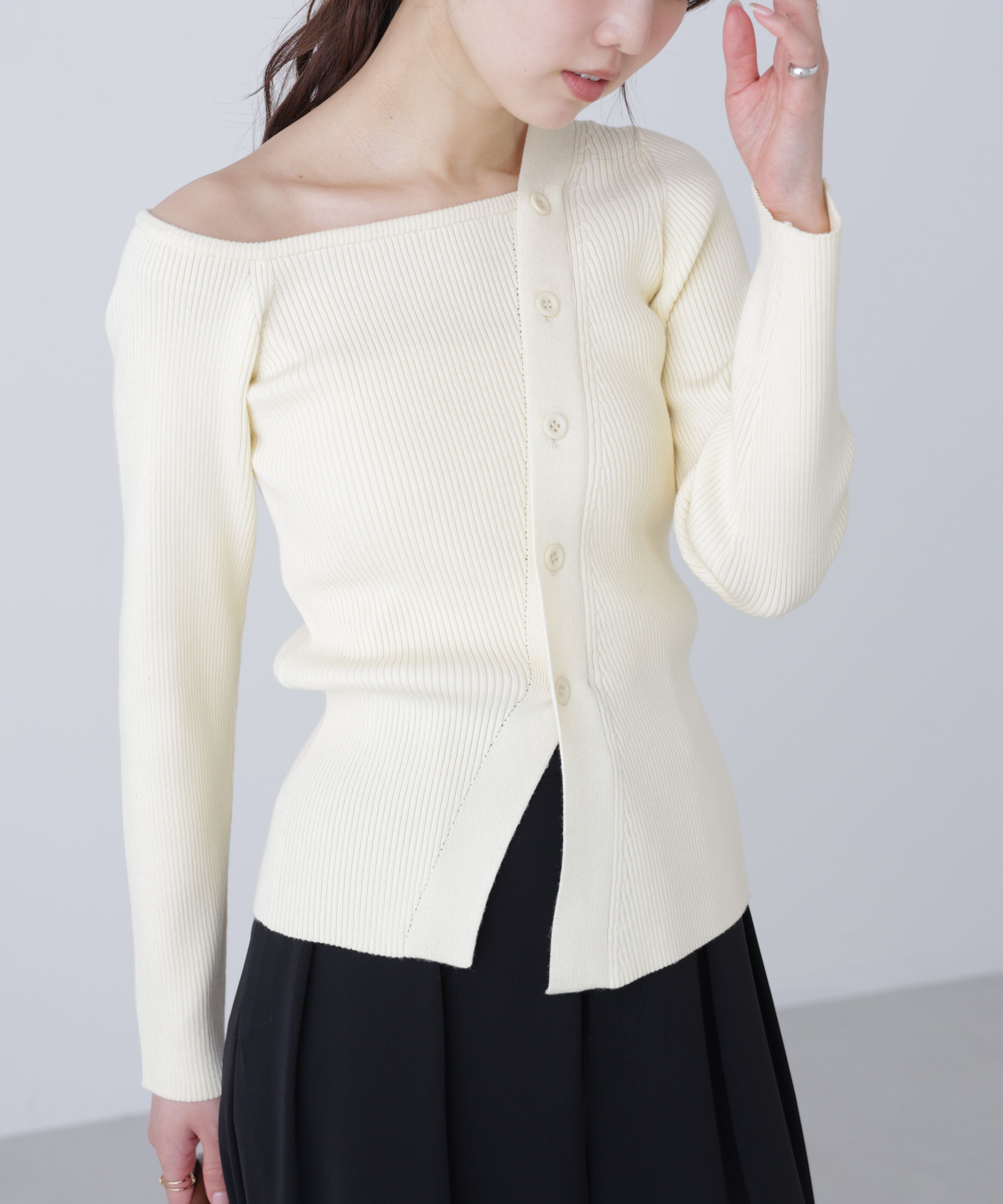  「アシメボタンリブニット」|ニット・セーター|