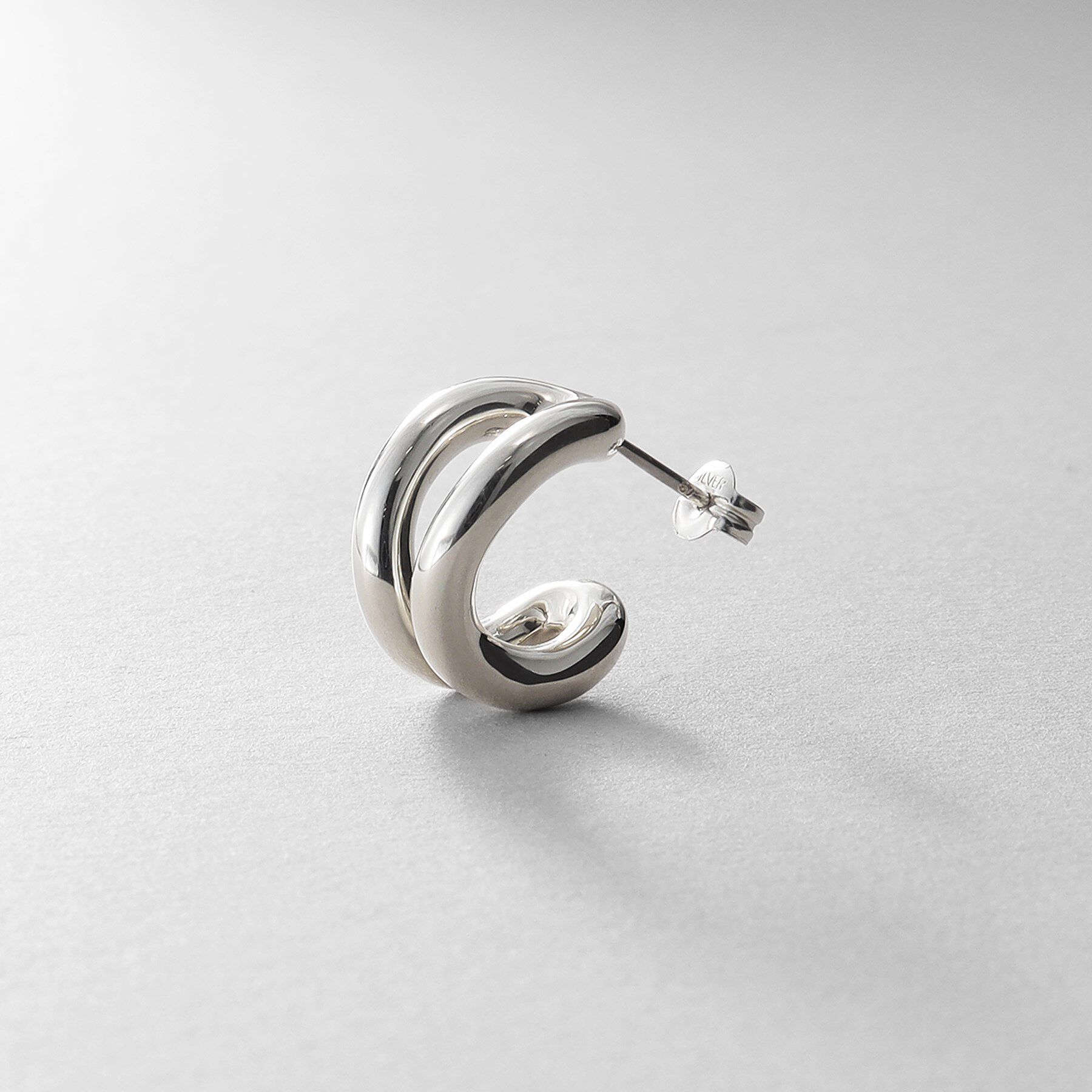 COCOSHNIK ONKITSCH「シルバー スモールフープ ニュアンスループピアス」|ピアス|