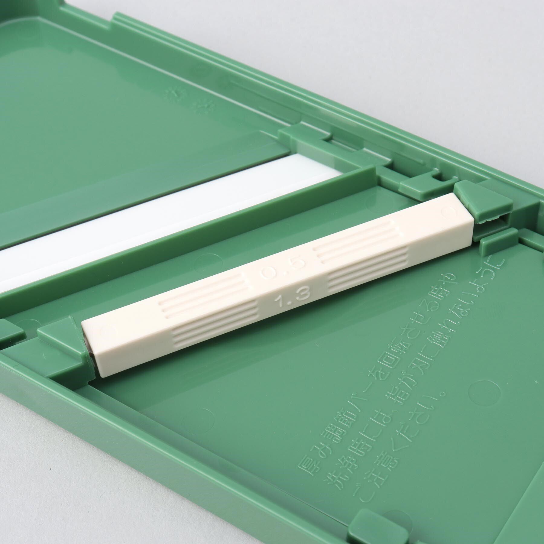 212 KITCHEN STORE「セラミックスライサー 厚み調節機能付き ＜京セラ＞」|食器・キッチングッズ|