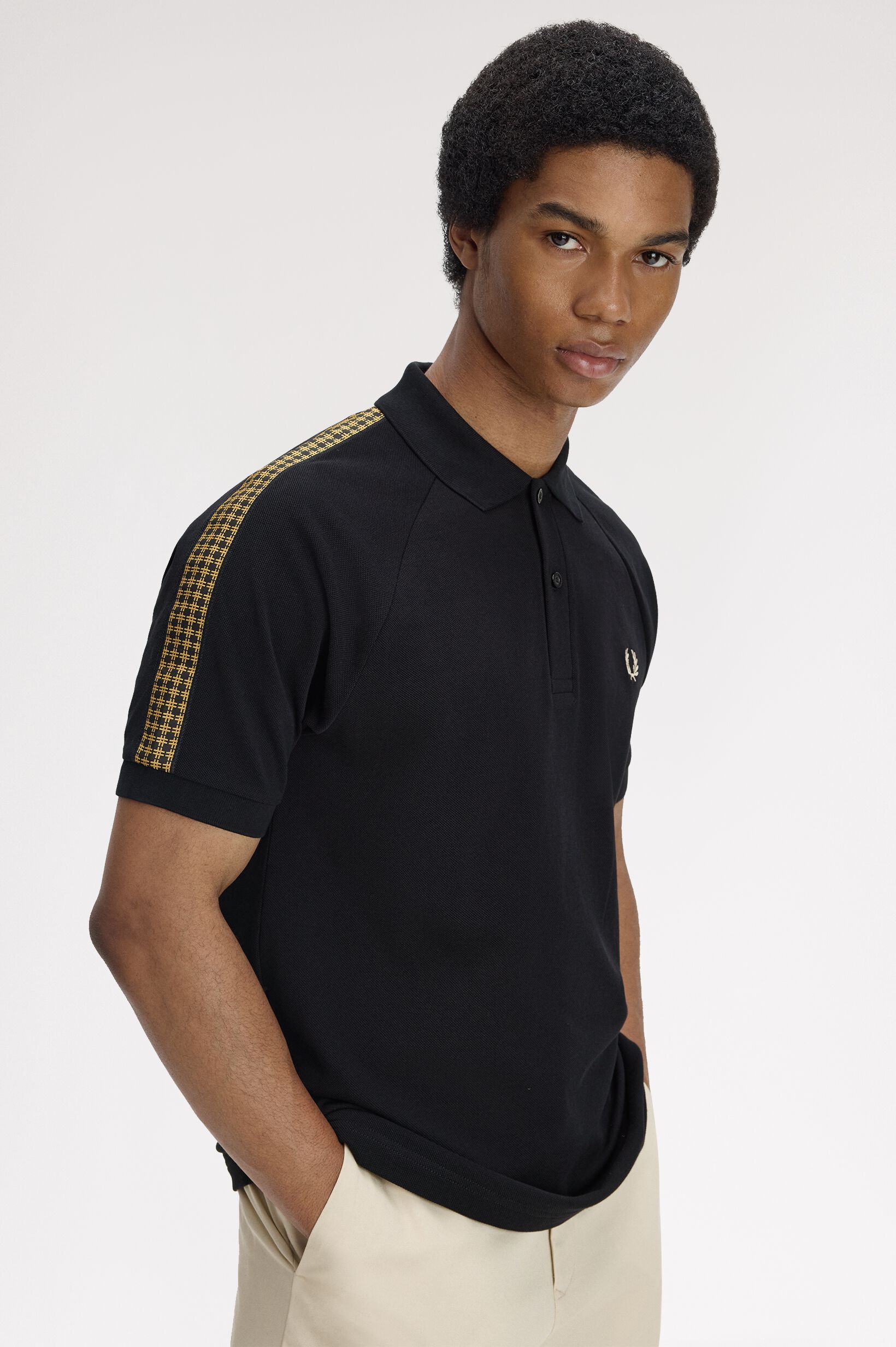 FRED PERRY 「Cross Tape Polo Shirt」|ポロシャツ|BLACK