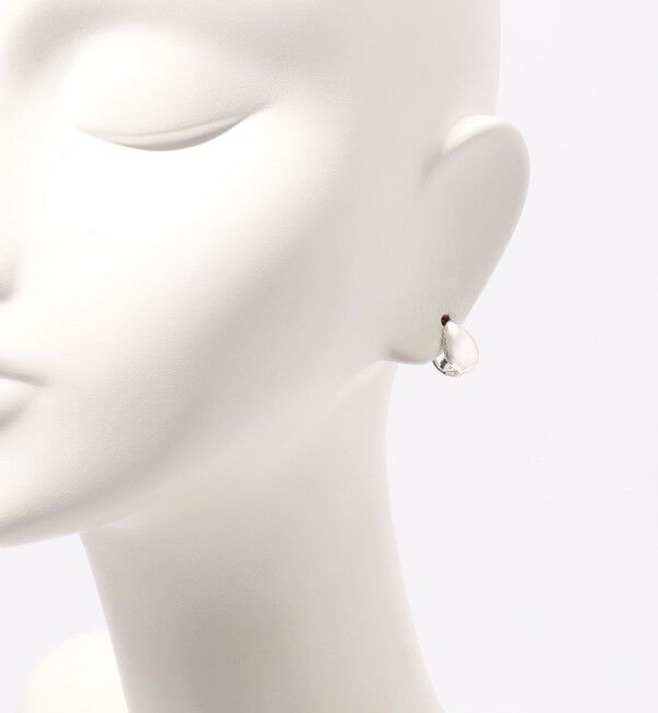 TOMORROWLAND GOODS「Kara Yoo ALMOND HUGGIE フープピアス」|ピアス|