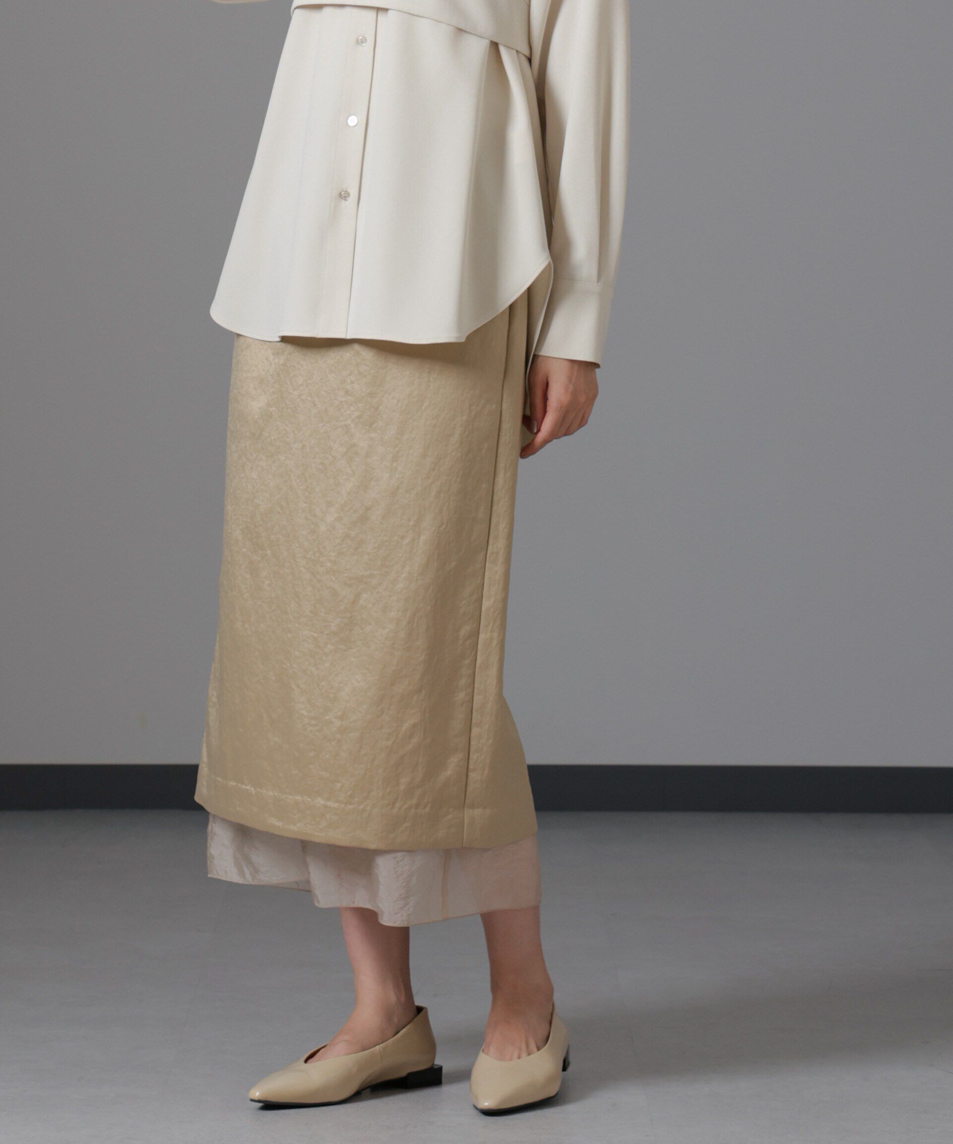 nano･universe「レザーライクサテンスカート」|スカート|ベージュ