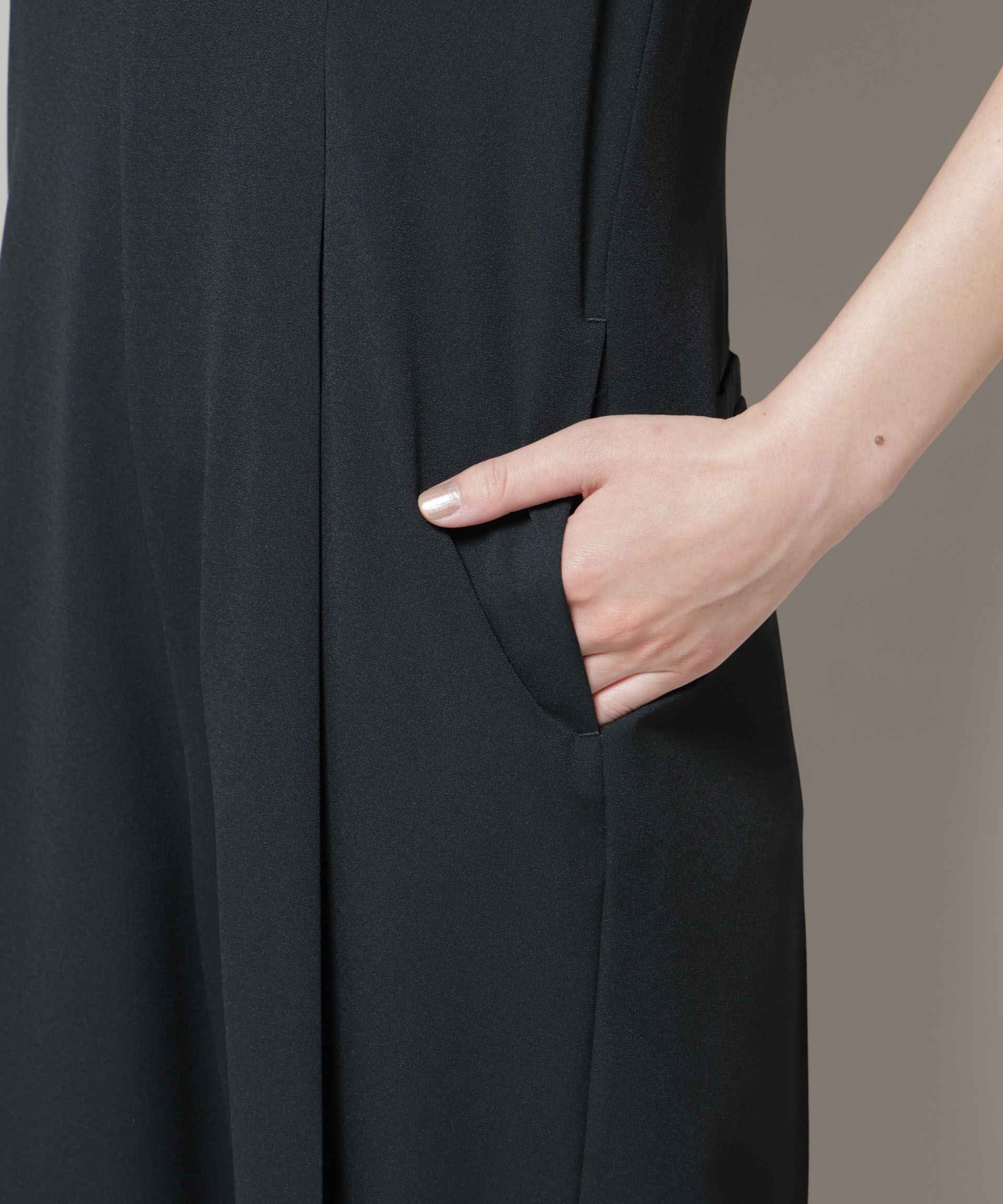 nano･universe「Vネックオールインワン」|ワンピース|