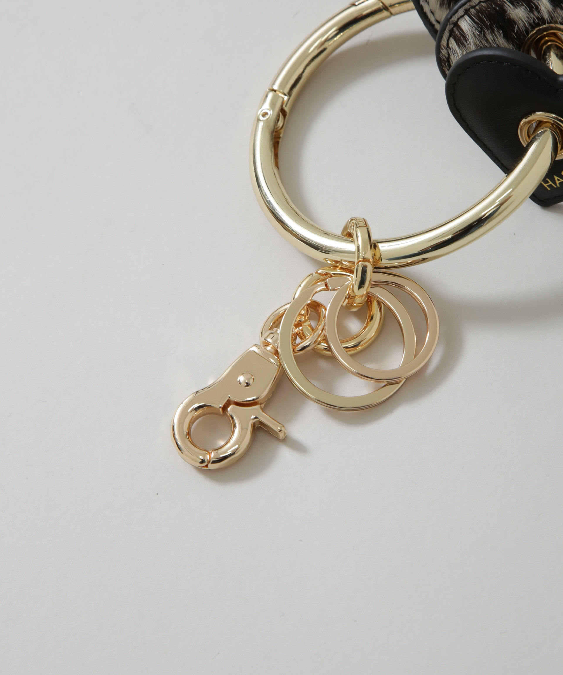 nano･universe「HASHIBAMI/ハートクッション カウヘアー スマホリング」|その他|