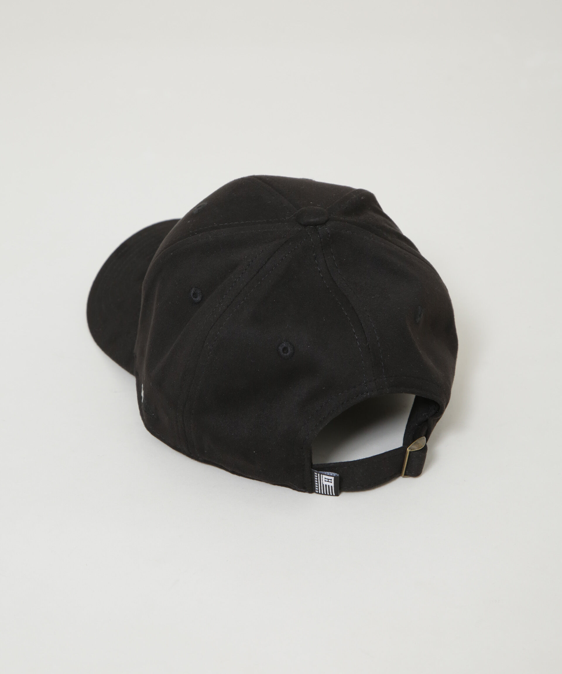 nano･universe「Healthknit/別注 フェイクスエードペナント刺繍キャップ」|キャップ・キャスケット|