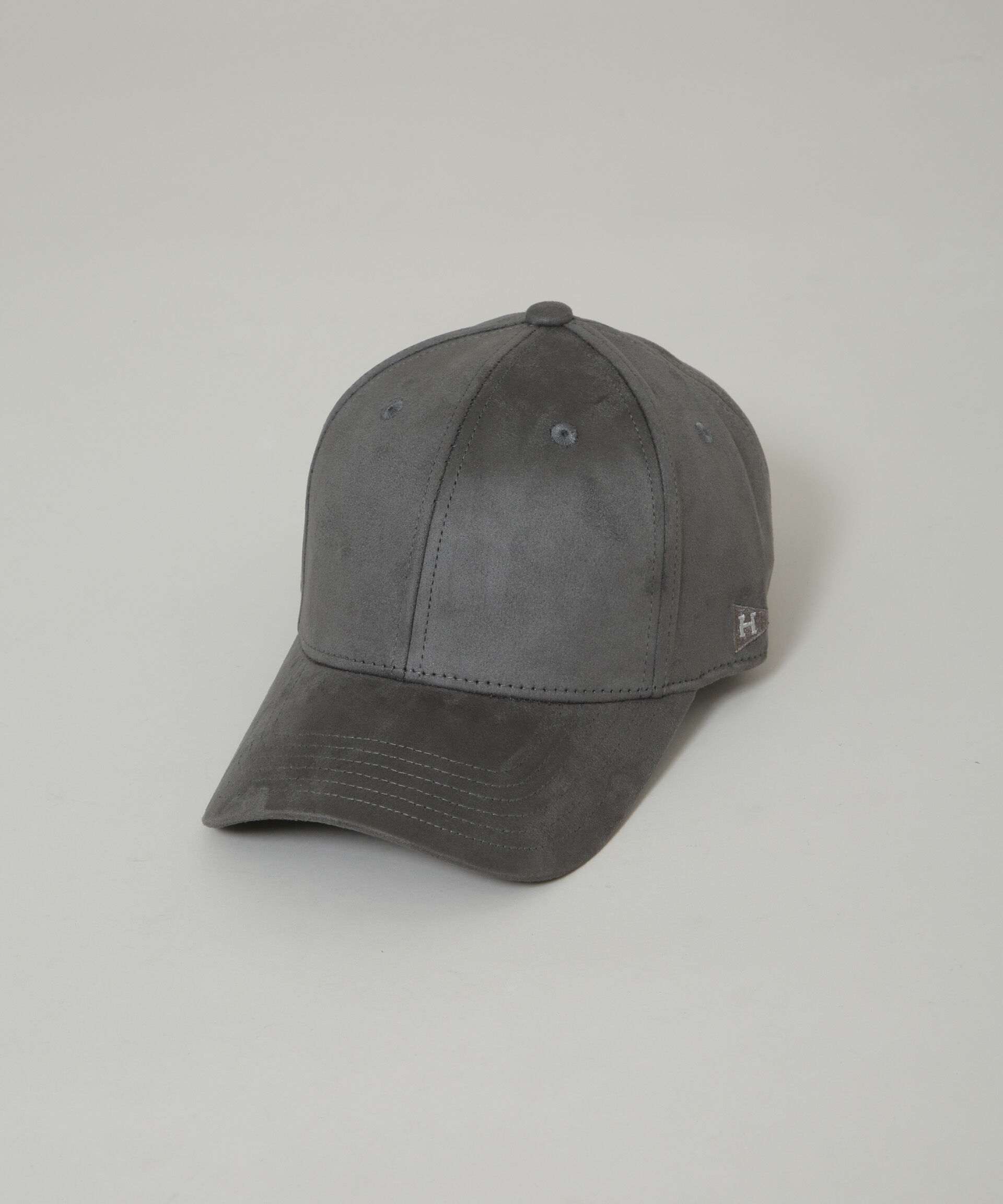nano･universe「Healthknit/別注 フェイクスエードペナント刺繍キャップ」|キャップ・キャスケット|チャコール3