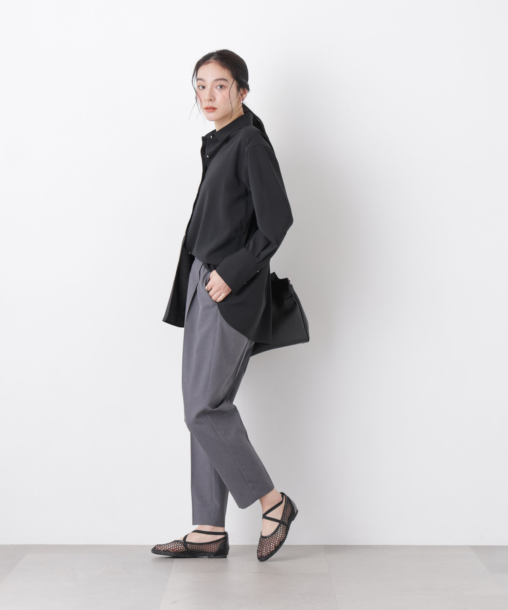 nano･universe「ライトファンクションイージーテーパードパンツ(セットアップ可)」|チノ|