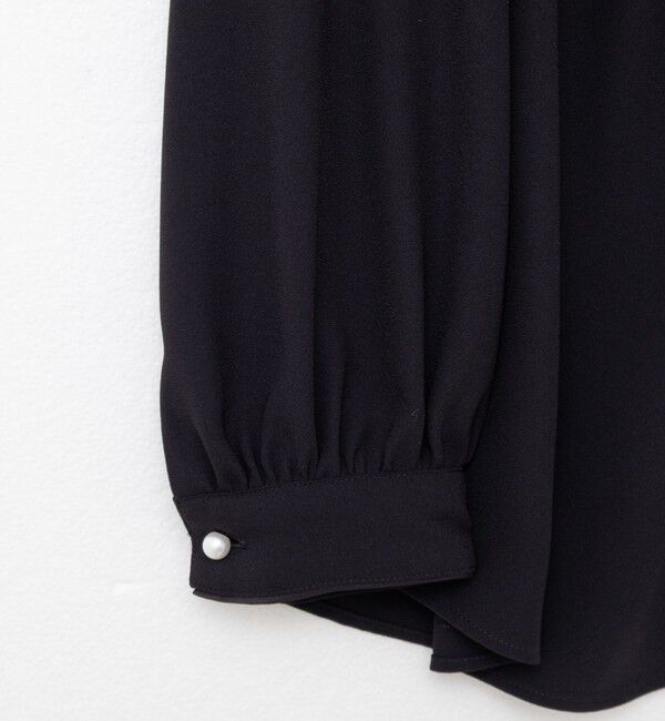 NOLLEY'S sophi「ウォッシャブルバックサテンパール釦タックブラウス」|シャツ・ブラウス|