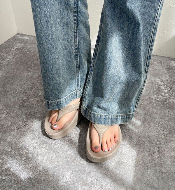 fredy emue「【OOFOS / ウーフォス】 OOmega」|サンダル|