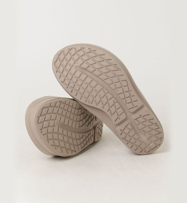 fredy emue「【OOFOS / ウーフォス】 OOmega」|サンダル|