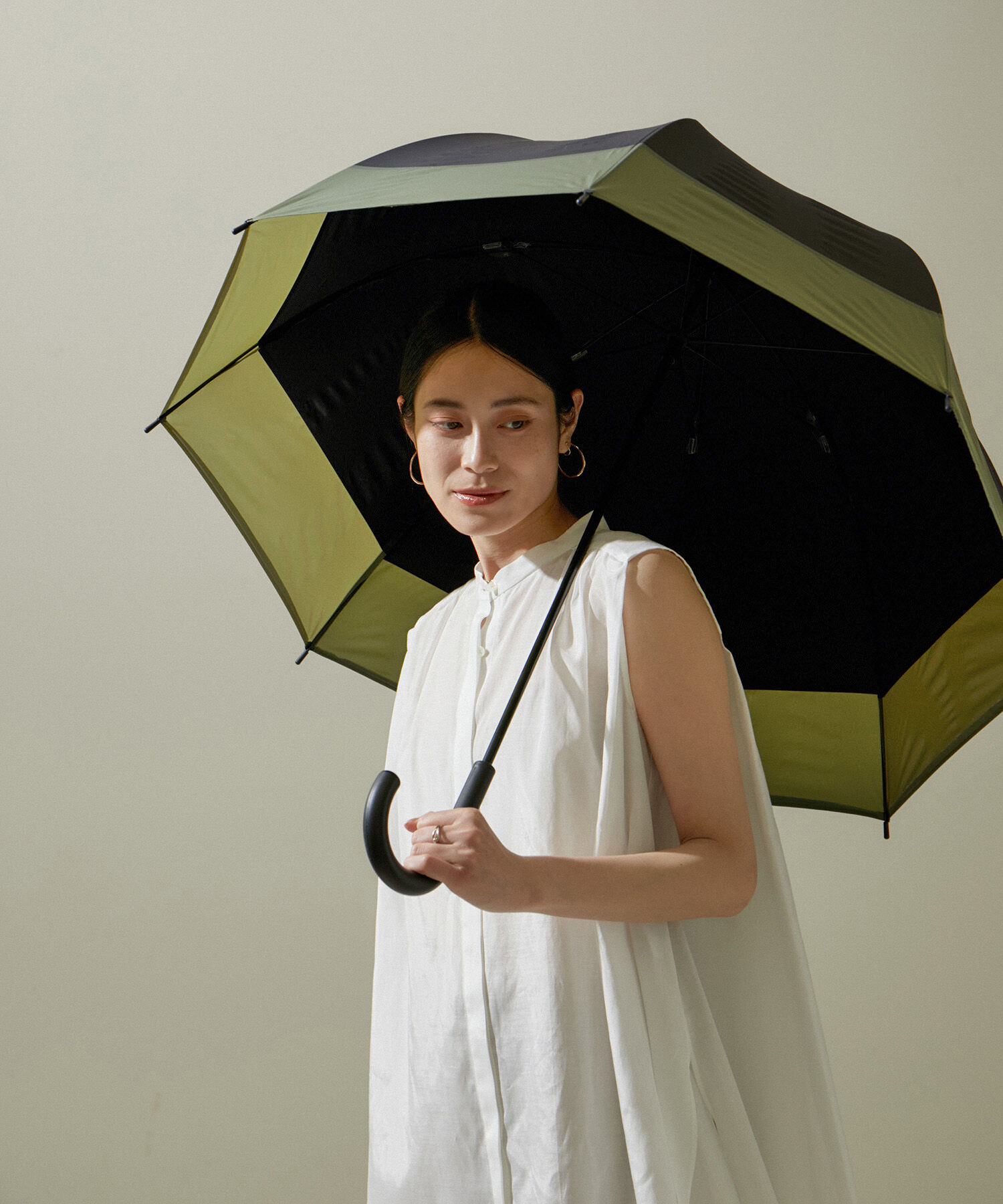 SALON adam et rope'「【SALONオリジナル】ベルドームアンブレラ（ツートンカラー）」|傘|カーキ(36)