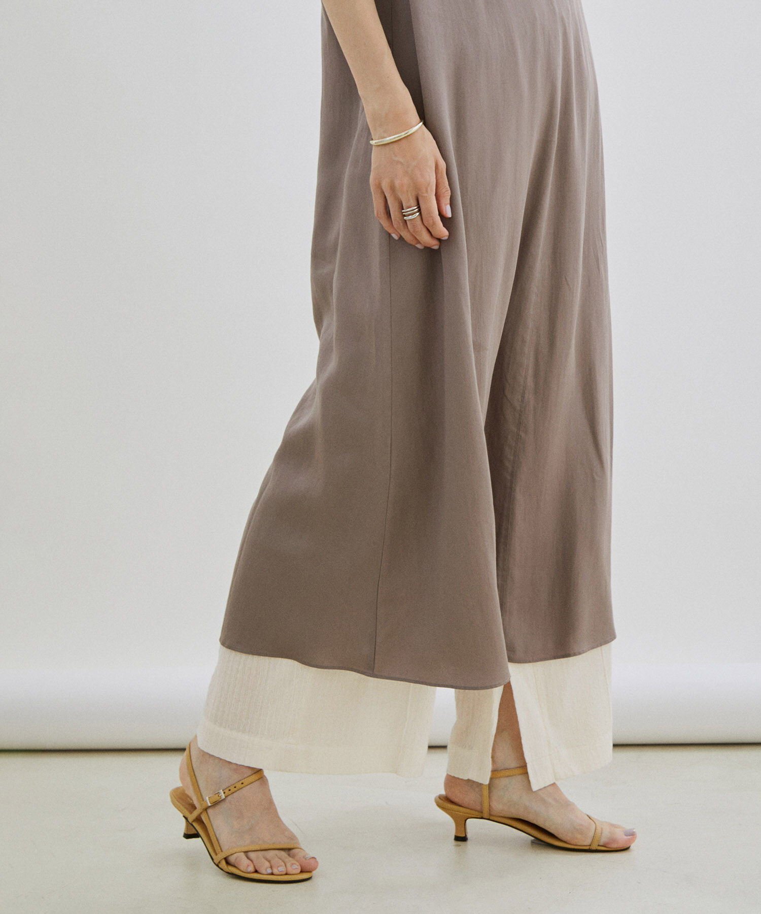 SALON adam et rope'「【NIPPON CULTURE】高島ちぢみサイドスリットイージーパンツ」|その他|ホワイト(10)