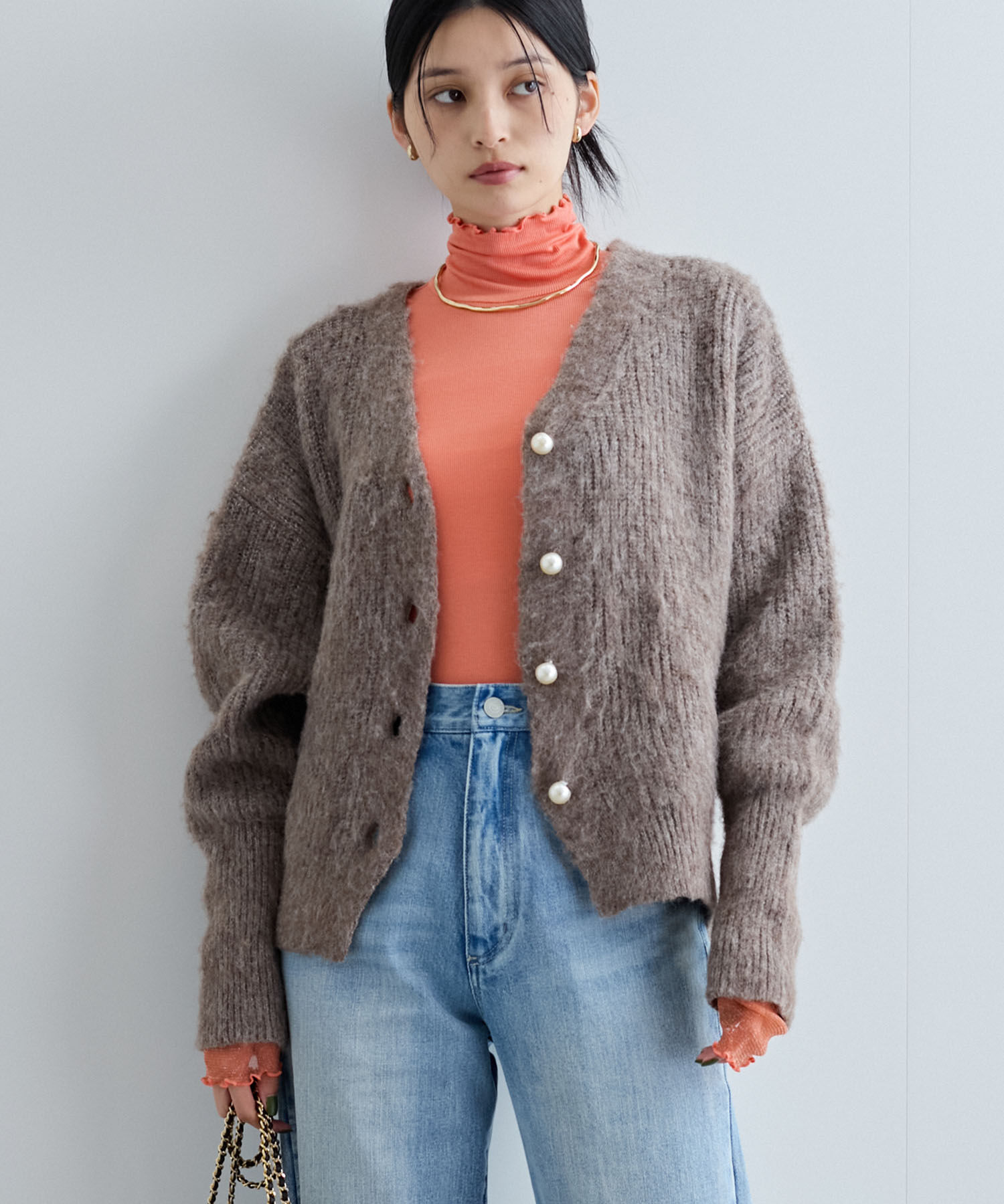 VIS「パールボタンVネック片畦ニットカーディガン」|カーディガン|