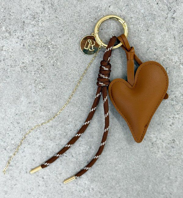  「【アレンジ自在】レザーハートチャーム」|その他|