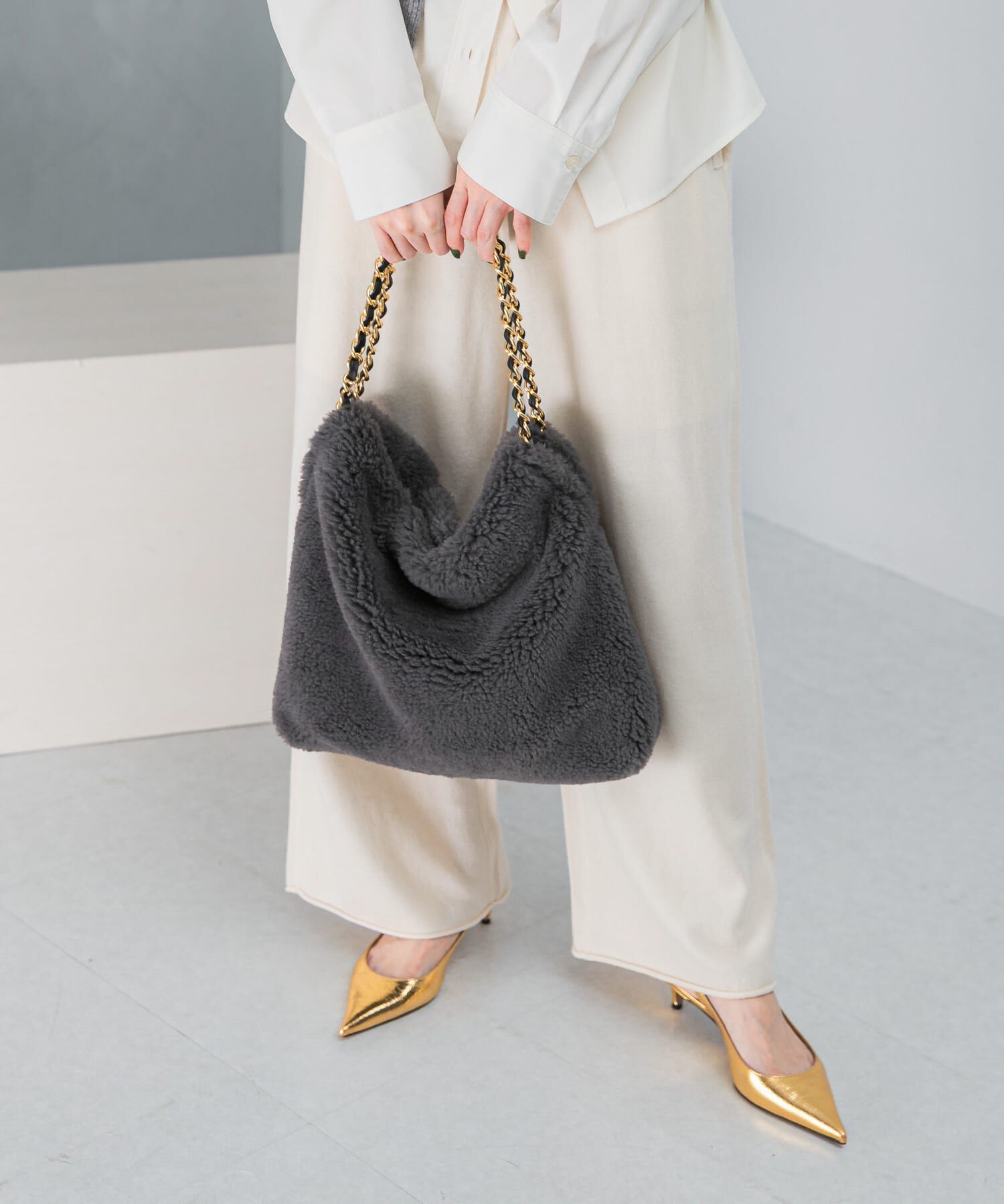 URBAN RESEARCH ROSSO「VIOLA d&rsquo;ORO　エコファーショルダーS」|ショルダー・メッセンジャー|ダークグレー