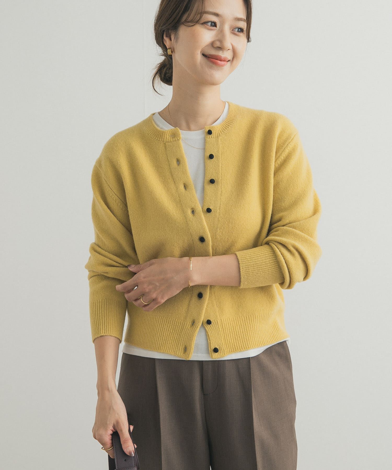 URBAN RESEARCH DOORS「ウールサテン釦コンパクトカーディガン」|カーディガン|