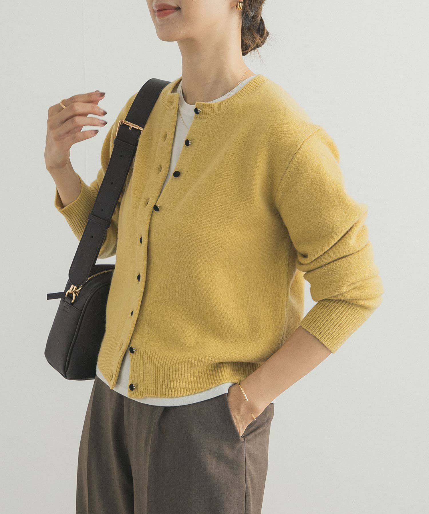 URBAN RESEARCH DOORS「ウールサテン釦コンパクトカーディガン」|カーディガン|