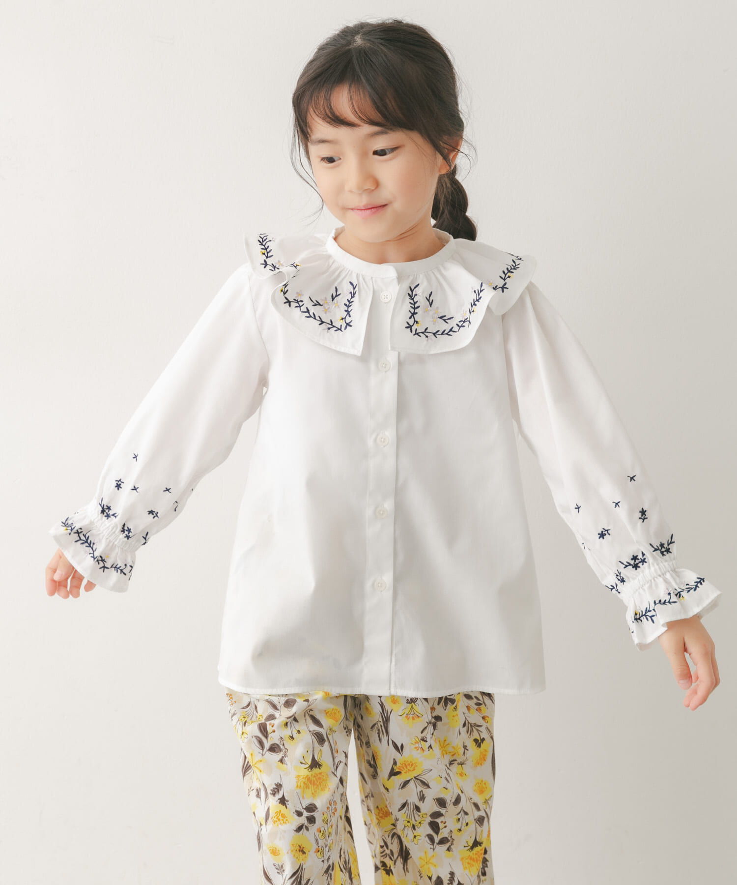 URBAN RESEARCH DOORS「『150サイズあり』フリルカラー刺繍ブラウス(KIDS)」|その他|オフホワイト