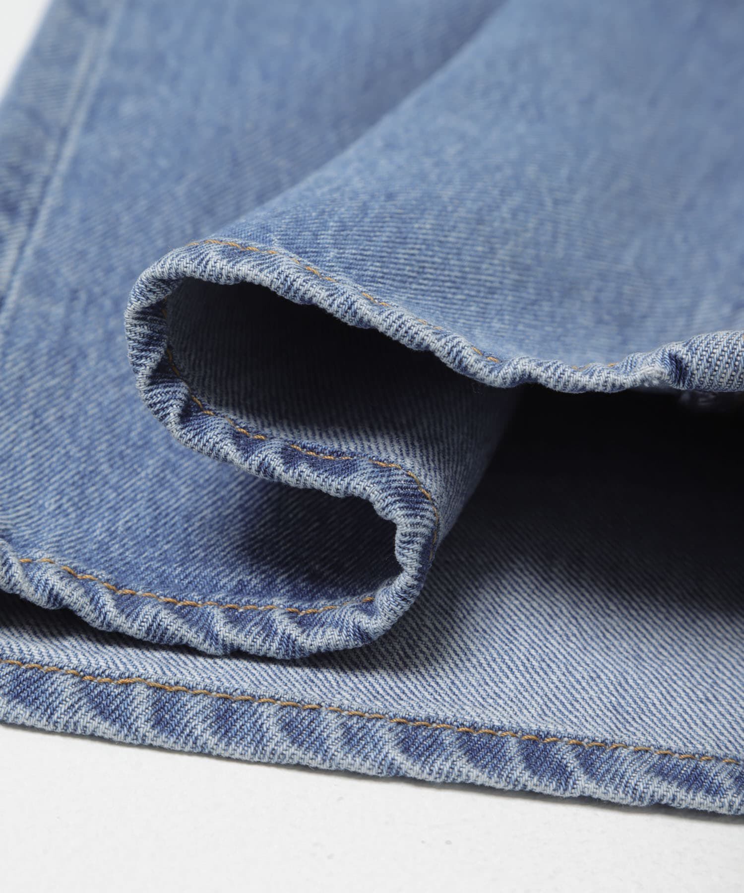 URBAN RESEARCH DOORS「LEVI&rsquo;S　RIBCAGE WIDE LEG H」|デニム|