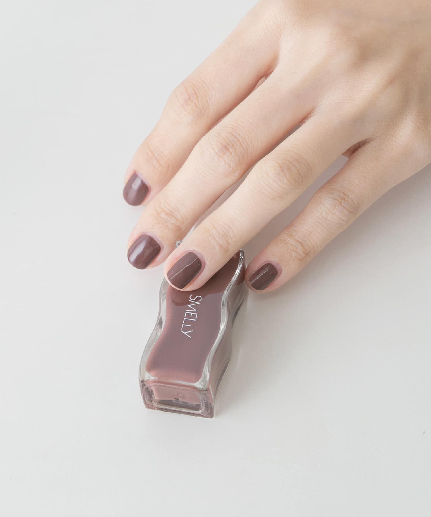 SMELLY「マニキュア」|ネイルケア|