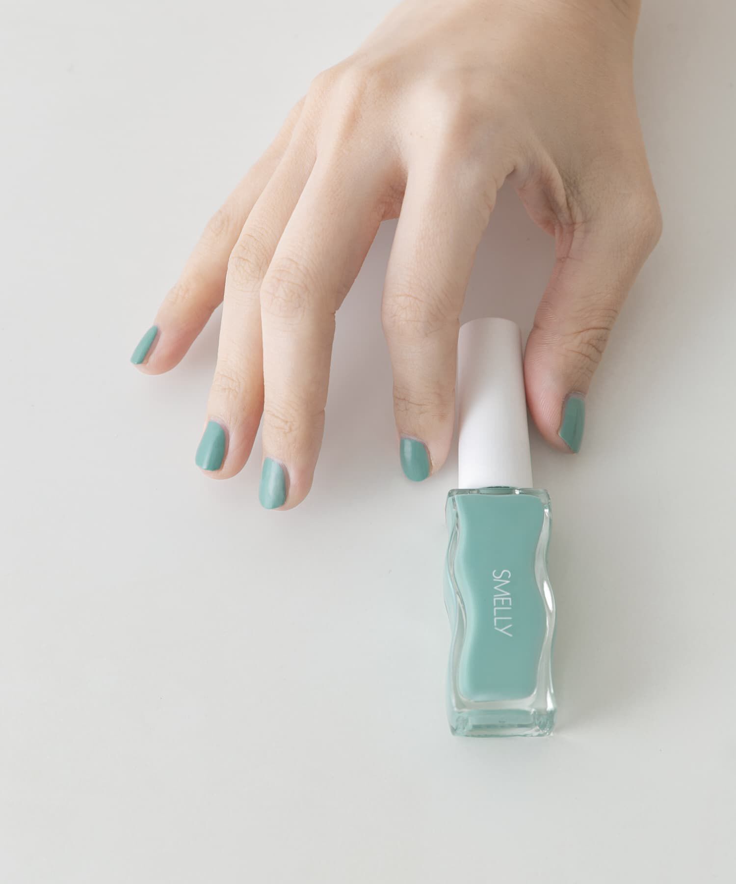 SMELLY「マニキュア」|ネイルケア|
