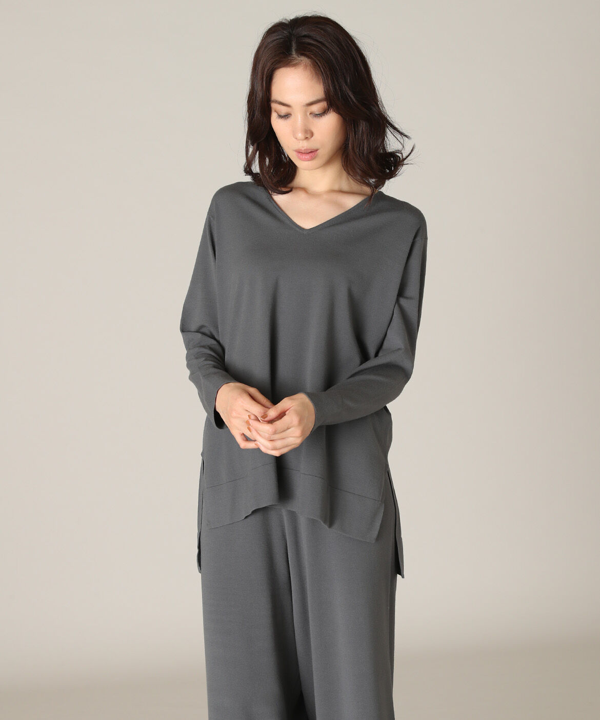 7-IDconcept.「サイドスリットVネックニット」|ニット・セーター|