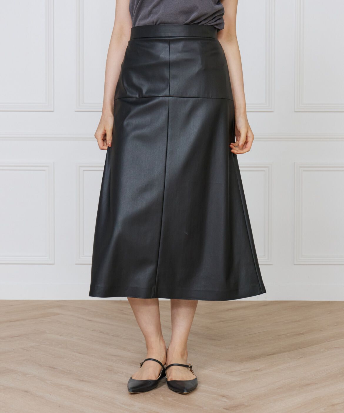 INED「フェイクレザートラペーズスカート」|スカート|